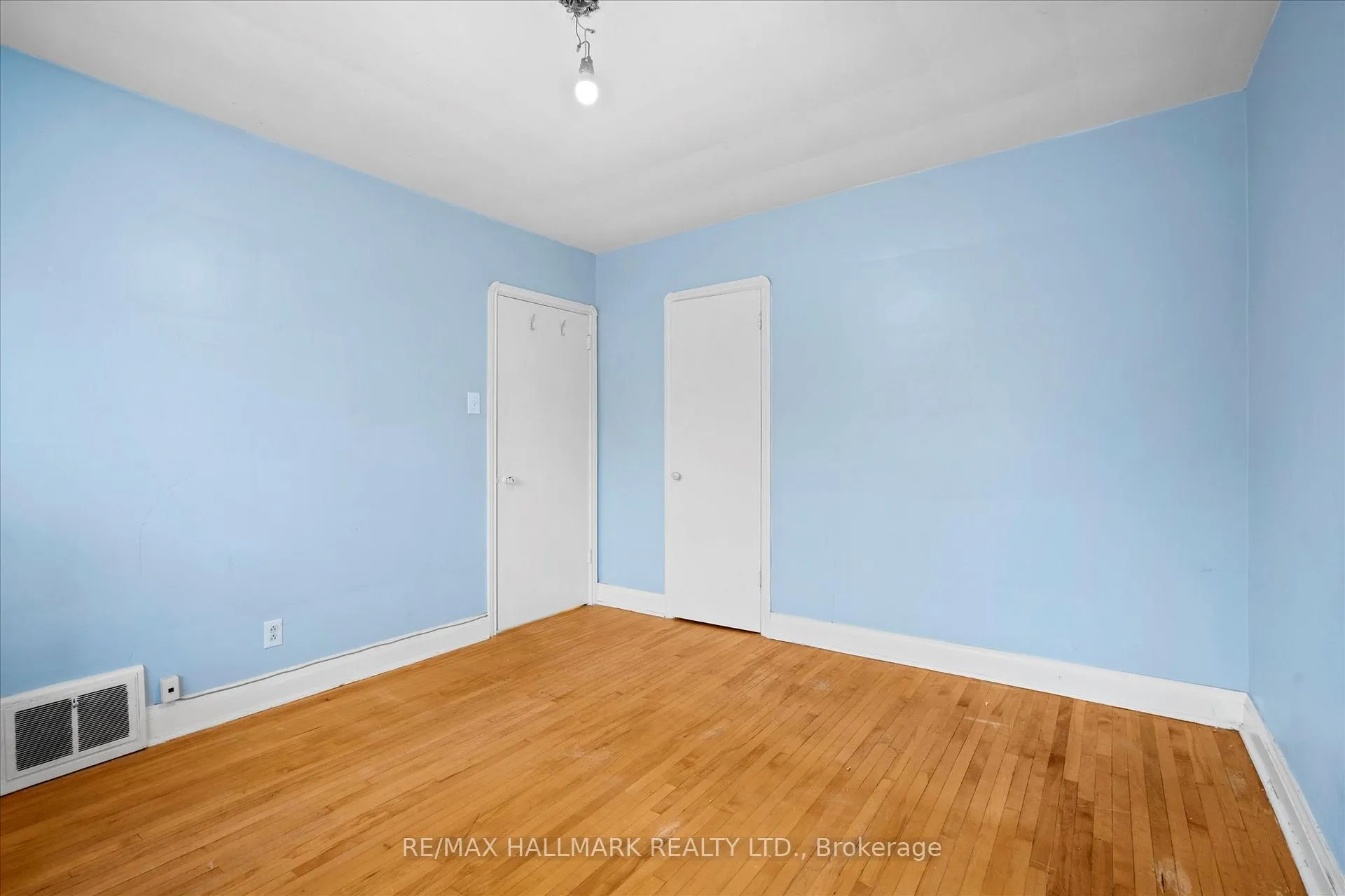 Photo 15 of 86 Thursfield Crescent, Toronto, Leaside — HOMEH