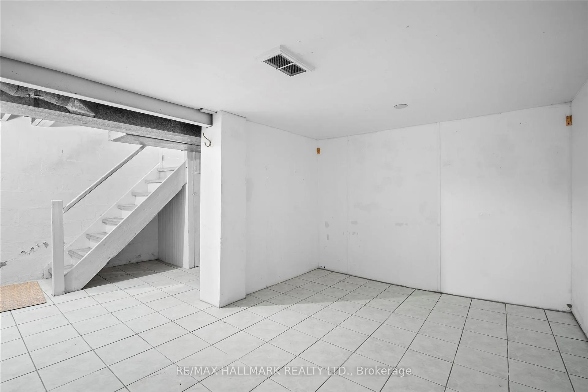 Photo 20 of 86 Thursfield Crescent, Toronto, Leaside — HOMEH
