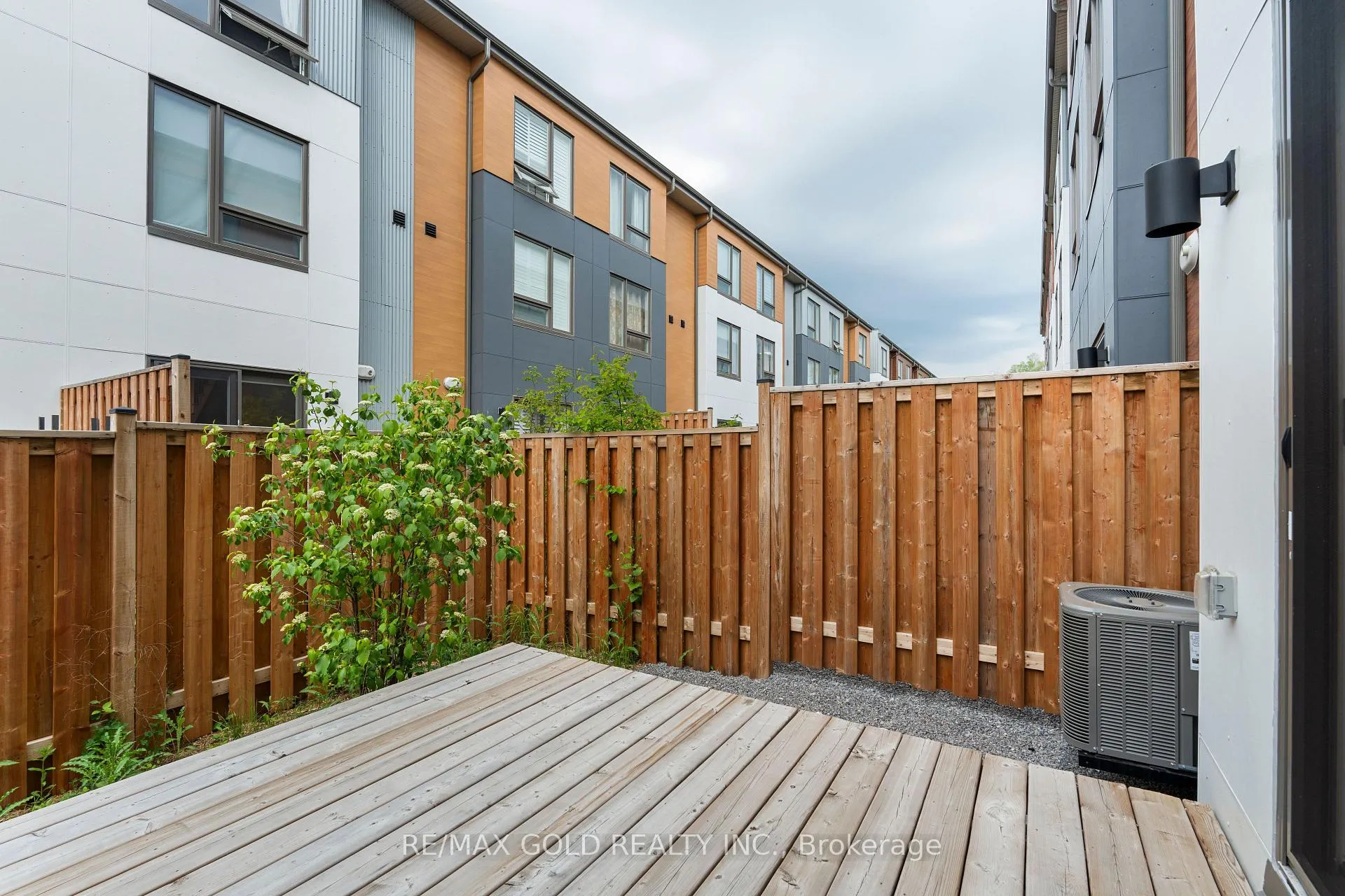 Photo 10 of 1713 Pleasure Valley Path, Oshawa, Samac — HOMEH