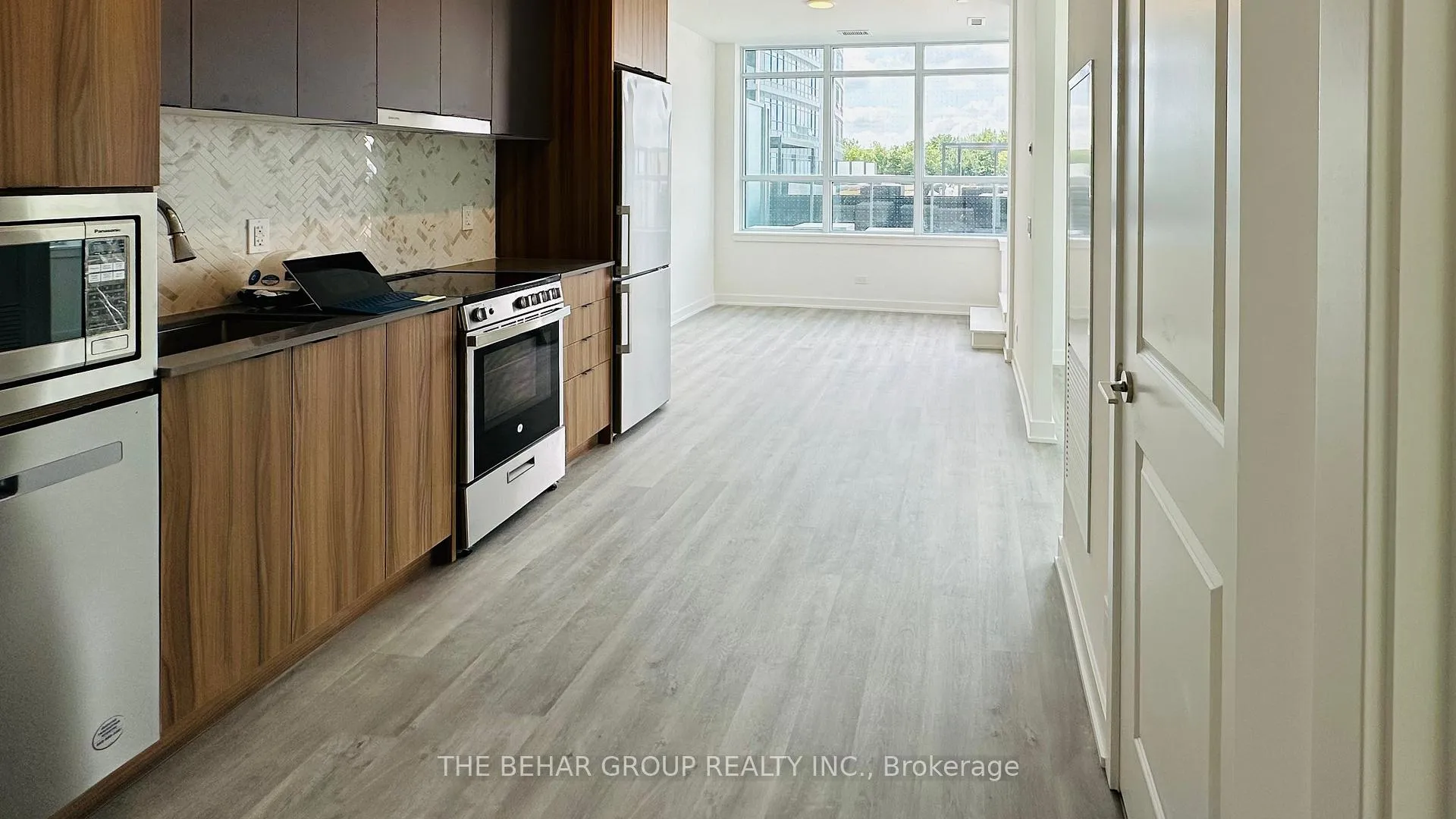 Photo 5 of Unit B-220, 50 Upper Mall Way, Vaughan, Brownridge — HOMEH