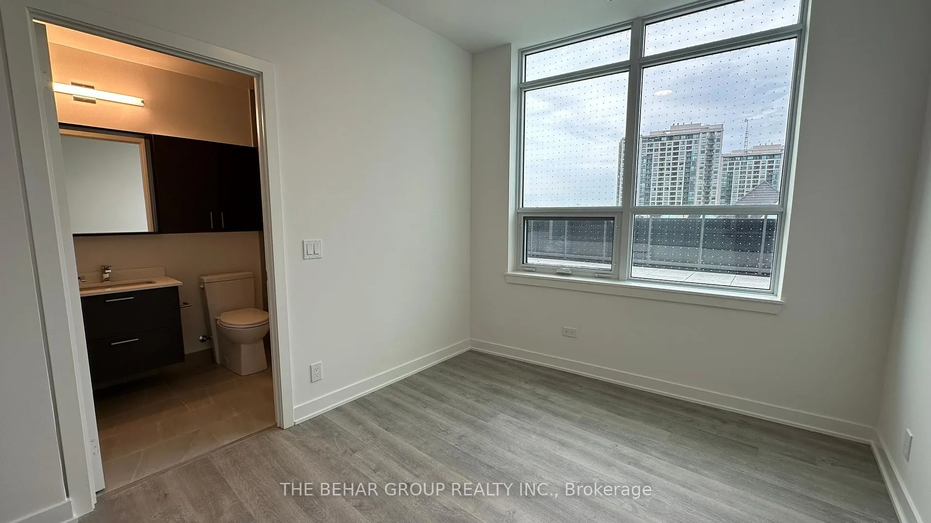 Photo 10 of Unit B-220, 50 Upper Mall Way, Vaughan, Brownridge — HOMEH
