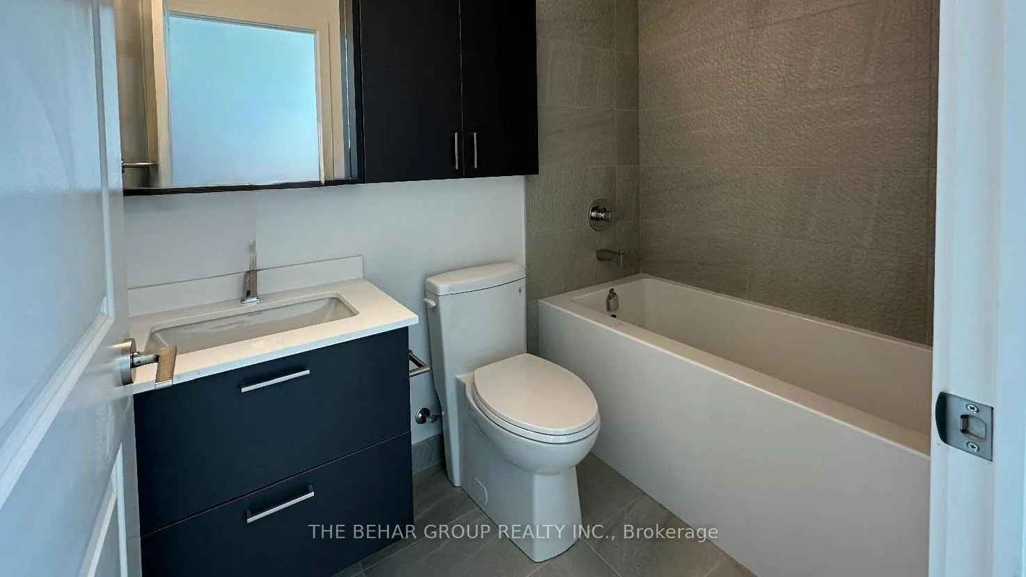 Photo 12 of Unit B-220, 50 Upper Mall Way, Vaughan, Brownridge — HOMEH