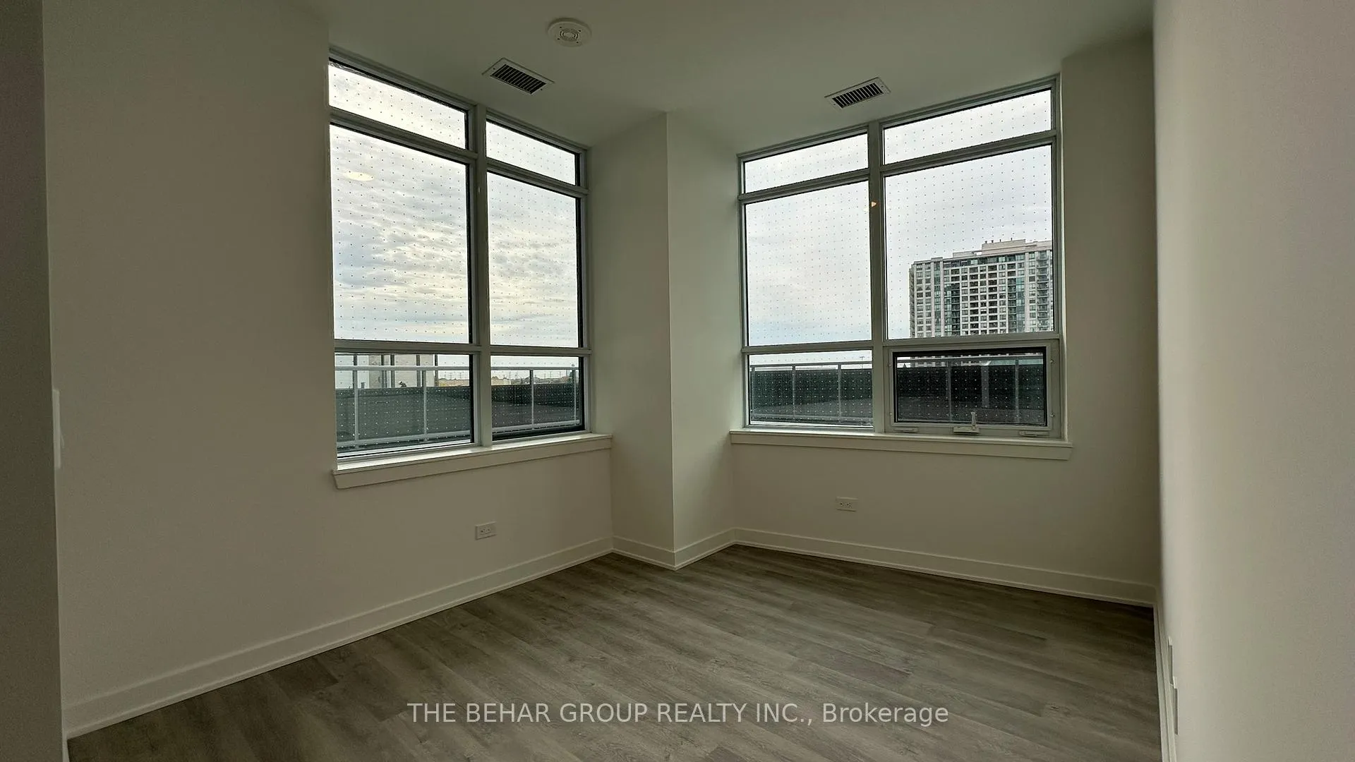 Photo 13 of Unit B-220, 50 Upper Mall Way, Vaughan, Brownridge — HOMEH
