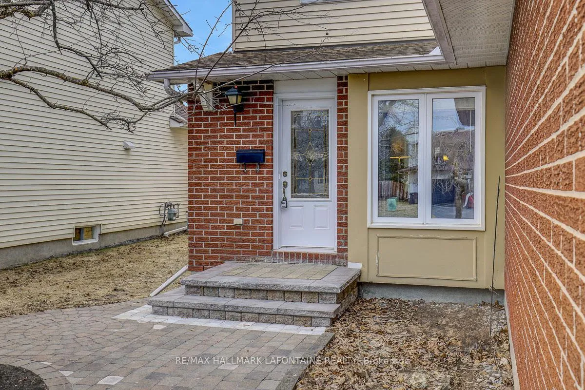 Photo 2 of 553 Apollo Way, Ottawa, Fallingbrook/Pineridge — HOMEH