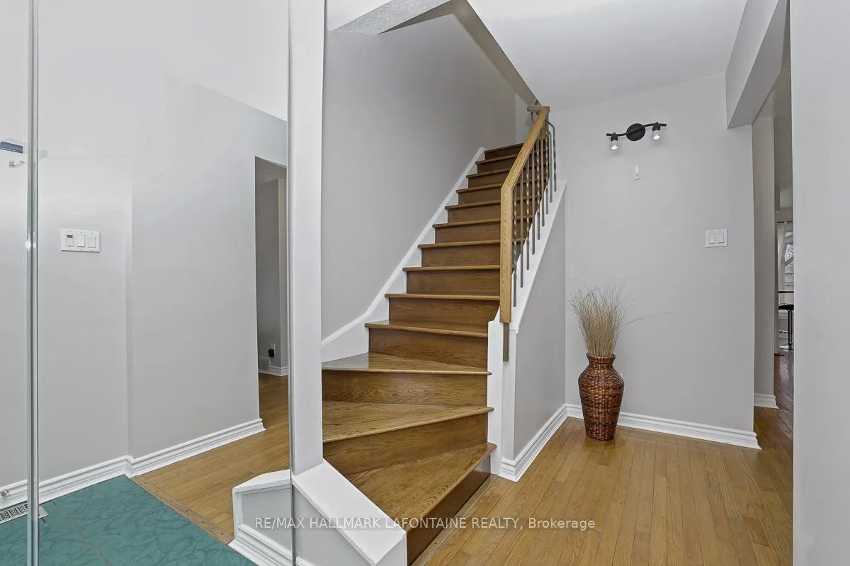 Photo 3 of 553 Apollo Way, Ottawa, Fallingbrook/Pineridge — HOMEH