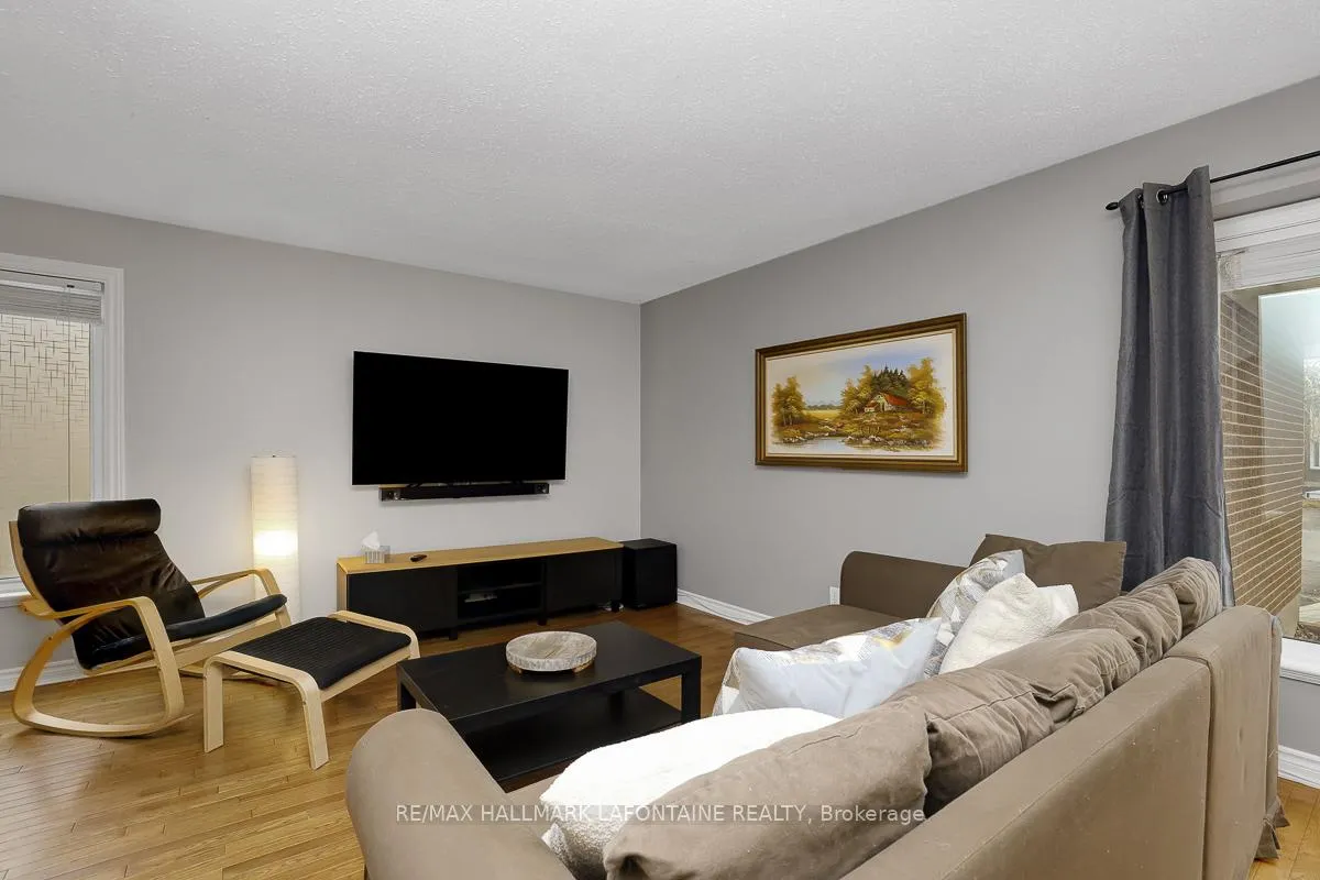 Photo 5 of 553 Apollo Way, Ottawa, Fallingbrook/Pineridge — HOMEH