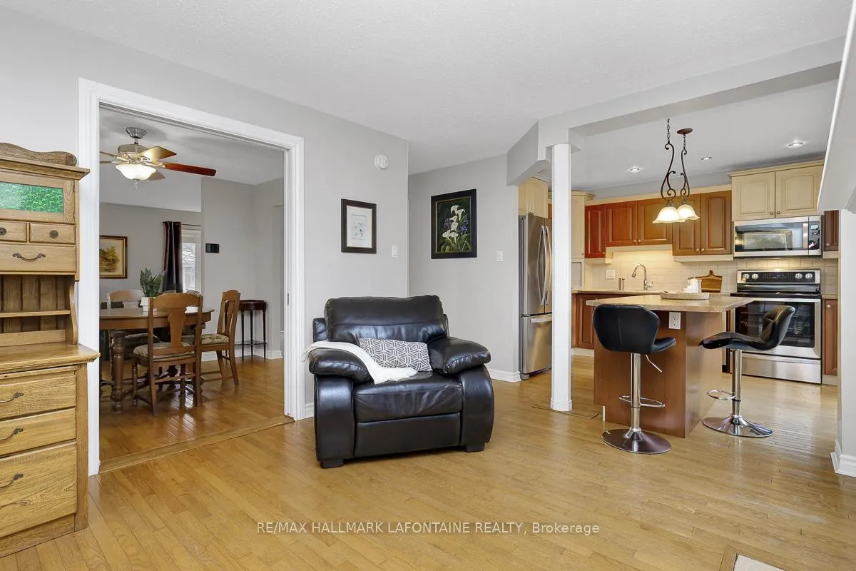 Photo 13 of 553 Apollo Way, Ottawa, Fallingbrook/Pineridge — HOMEH
