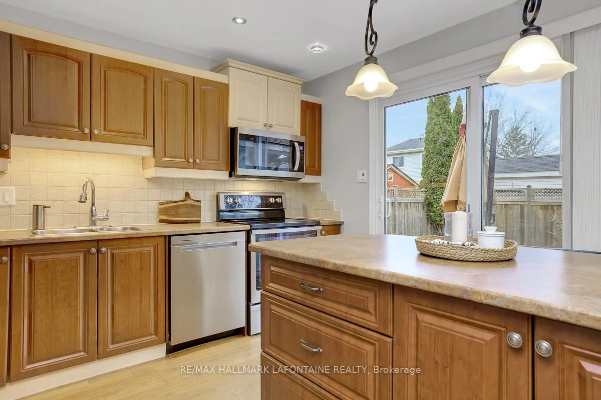 Photo 17 of 553 Apollo Way, Ottawa, Fallingbrook/Pineridge — HOMEH