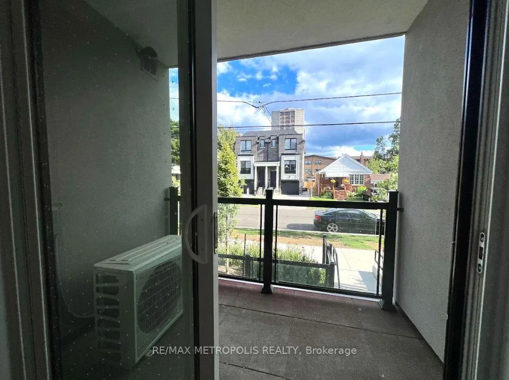Photo 8 of Unit 3, 8 Marquette Avenue, Toronto, Englemount-Lawrence — HOMEH