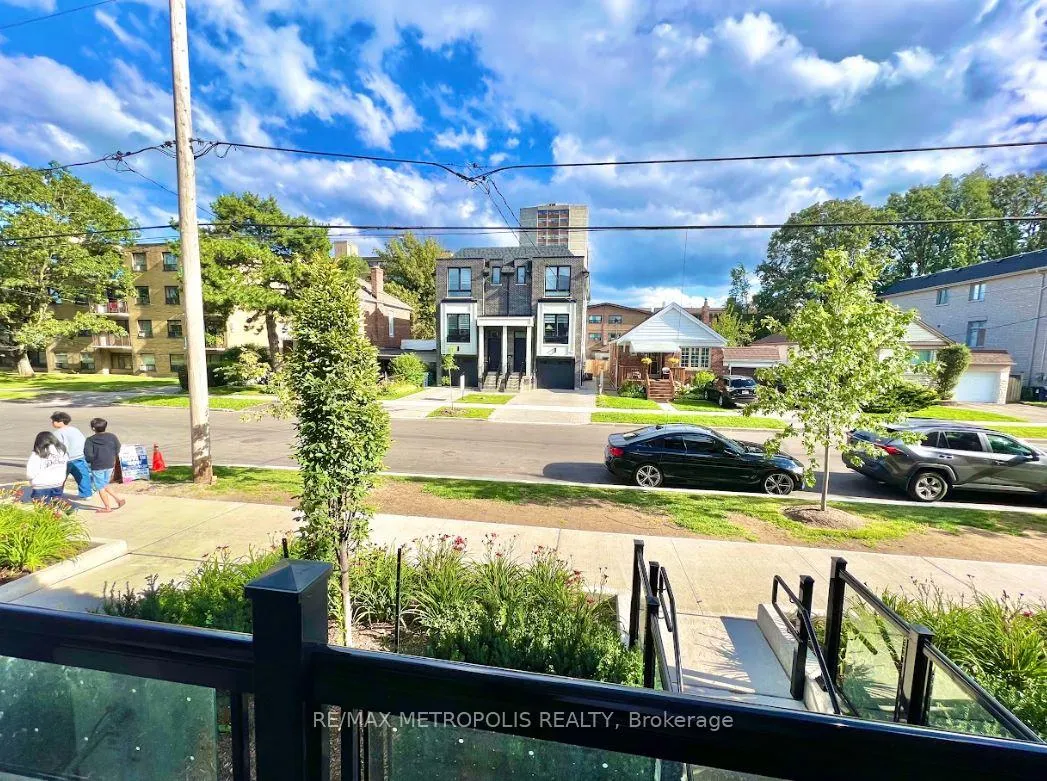 Photo 9 of Unit 3, 8 Marquette Avenue, Toronto, Englemount-Lawrence — HOMEH