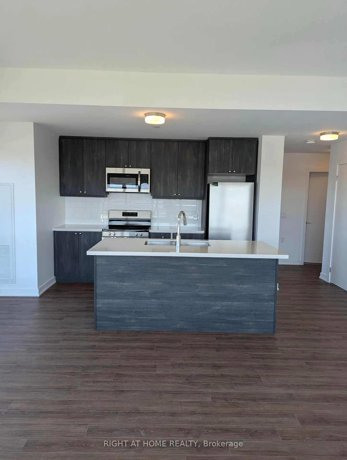 Photo 5 of Unit 1108, 55 Clarington Boulevard, Clarington, Bowmanville — HOMEH