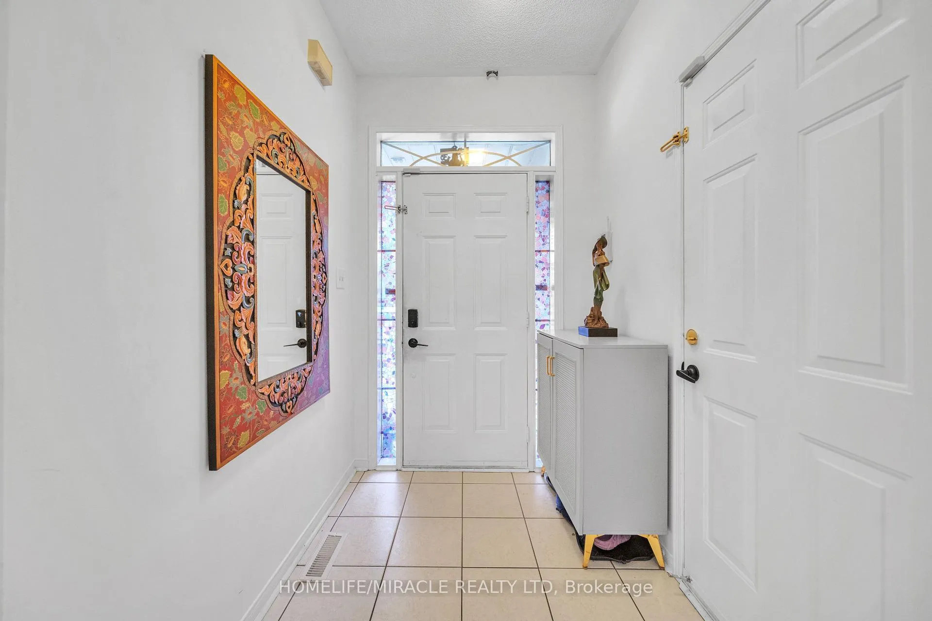Photo 6 of 19 Culture Crescent, Brampton, Fletcher's Creek Village — HOMEH