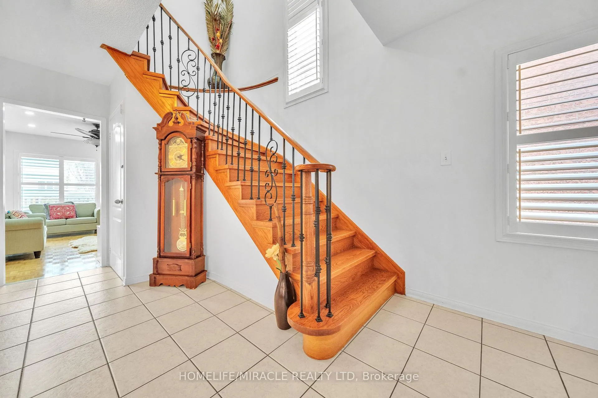 Photo 7 of 19 Culture Crescent, Brampton, Fletcher's Creek Village — HOMEH