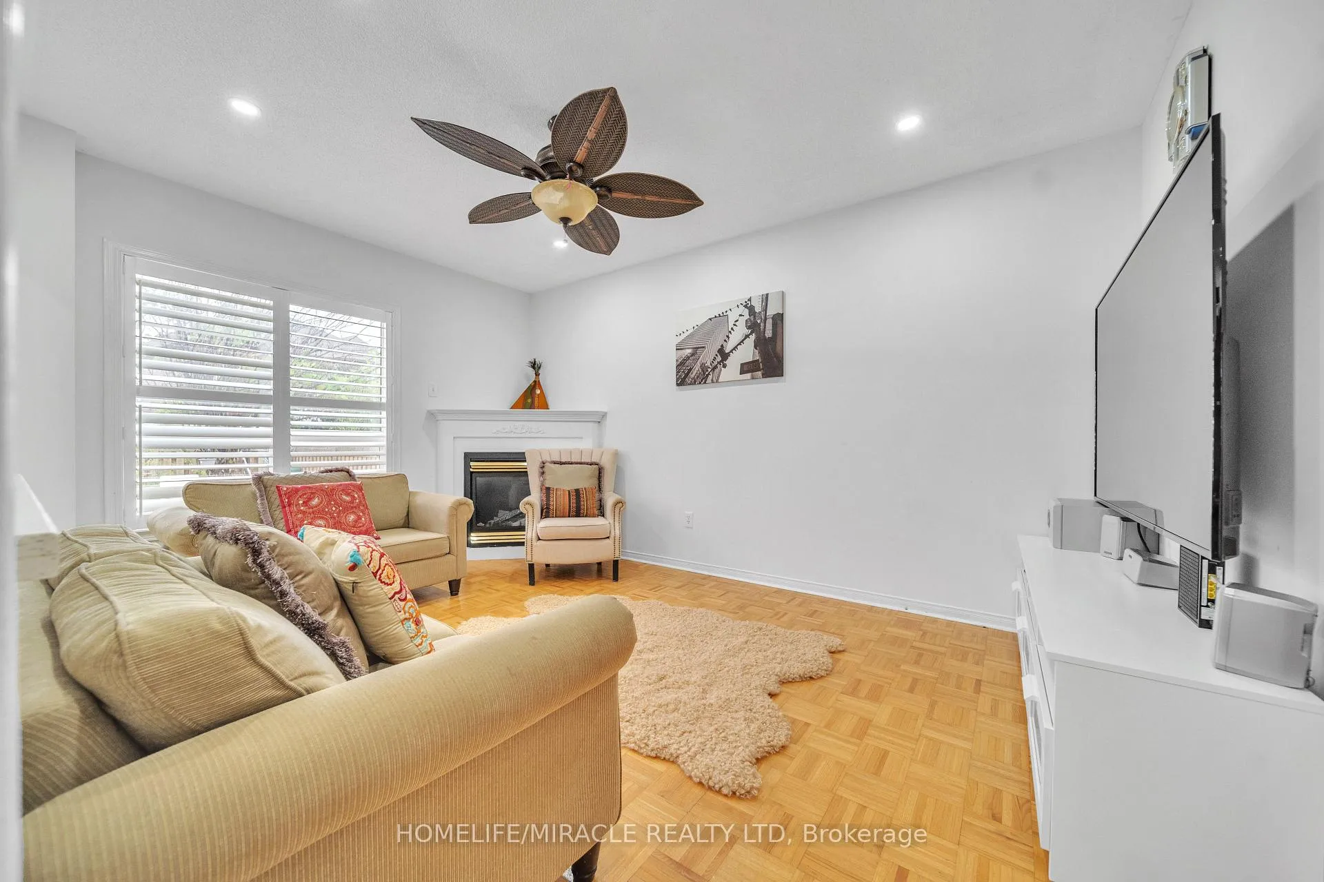 Photo 11 of 19 Culture Crescent, Brampton, Fletcher's Creek Village — HOMEH