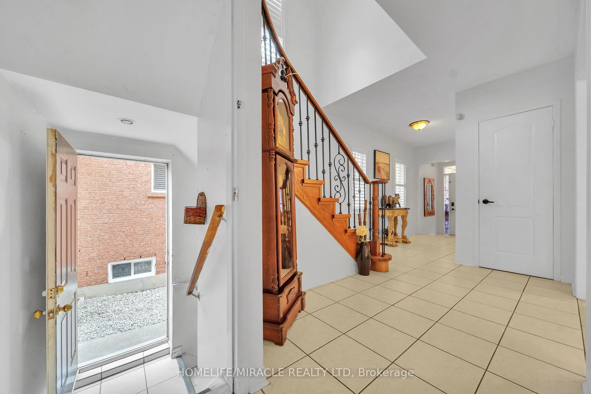 Photo 35 of 19 Culture Crescent, Brampton, Fletcher's Creek Village — HOMEH