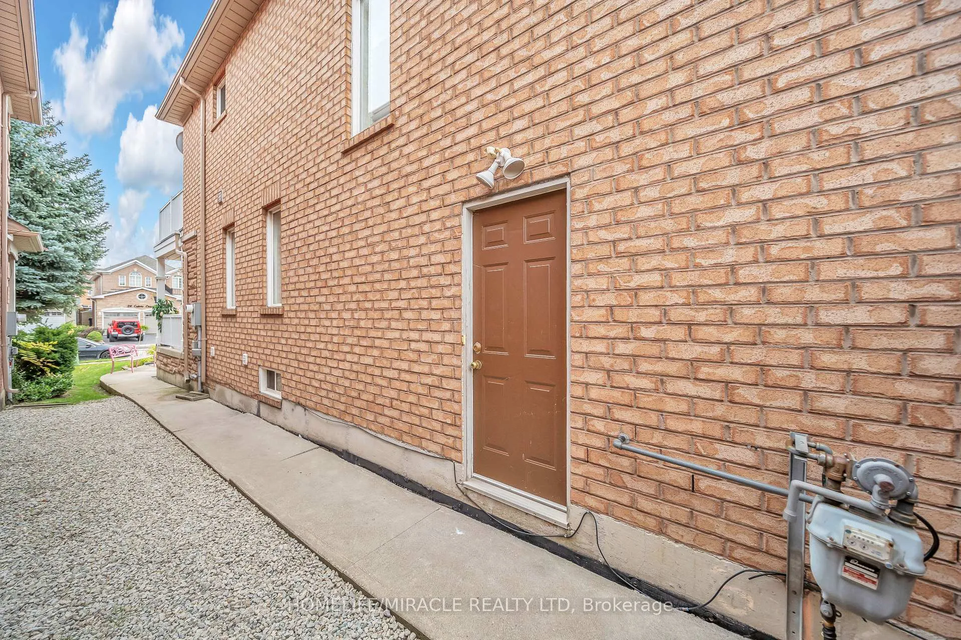 Photo 43 of 19 Culture Crescent, Brampton, Fletcher's Creek Village — HOMEH