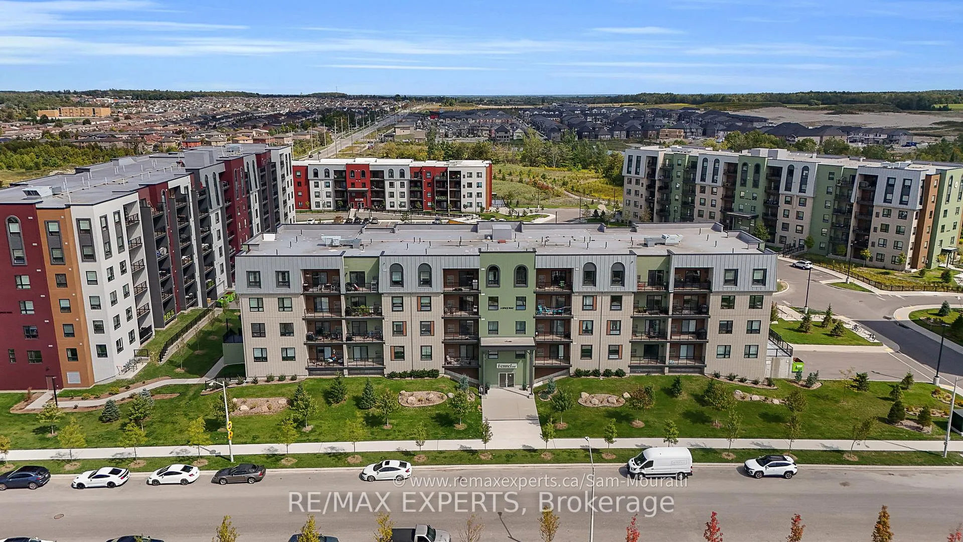 Photo 3 of Unit 207, 6 Spice Way, Barrie, Rural Barrie Southeast — HOMEH