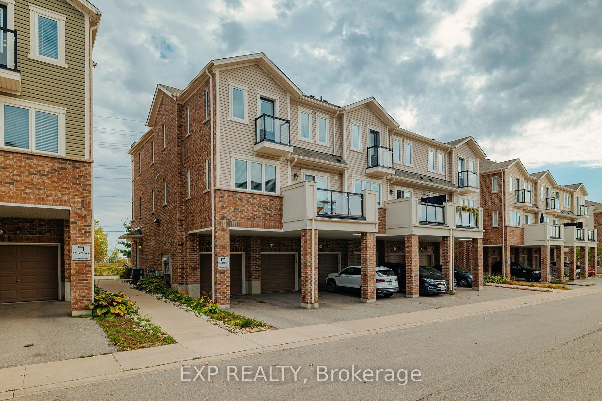 Photo 1 of 577 Goldenrod Lane, Kitchener, Rosenburg — HOMEH