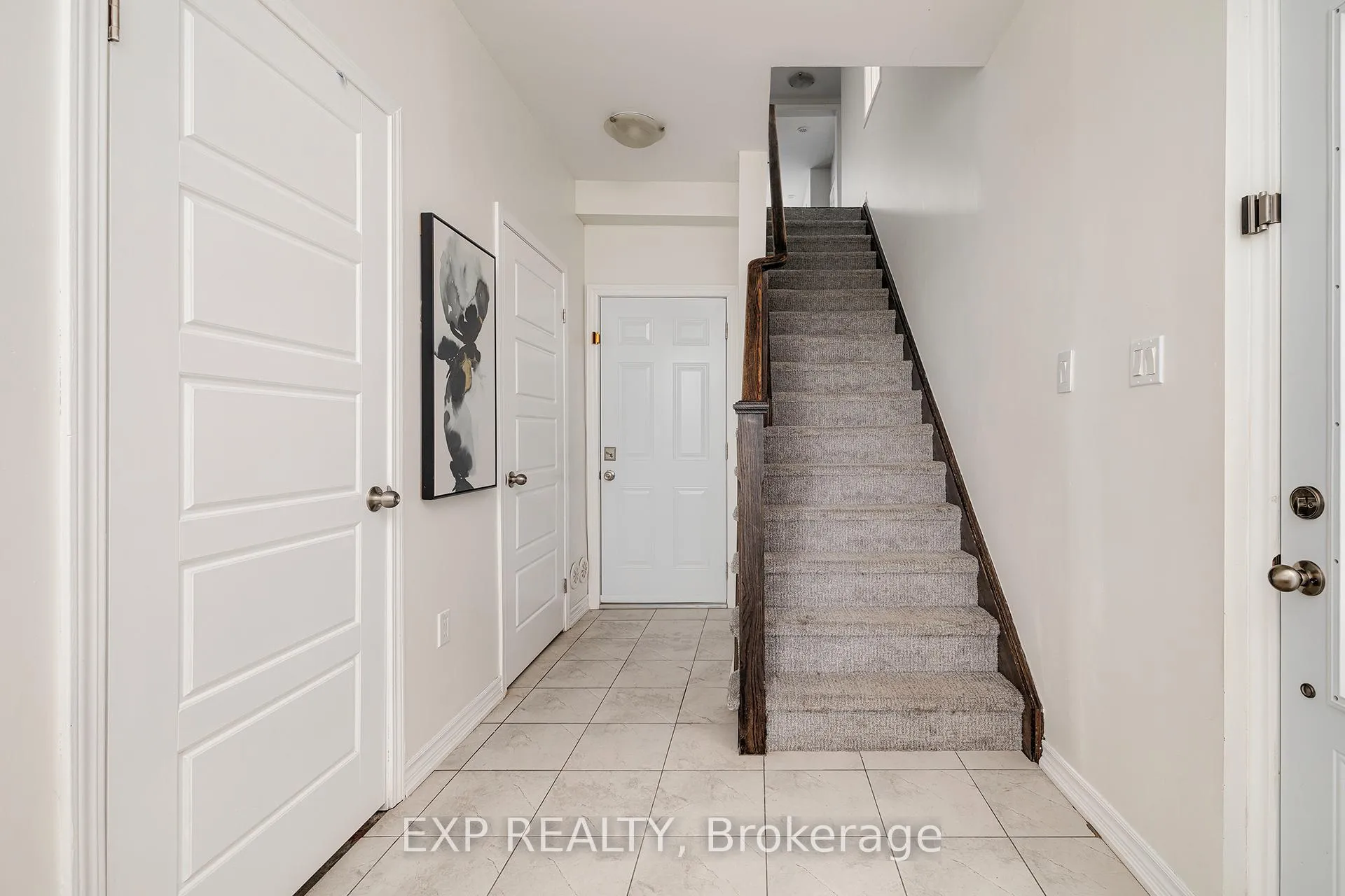 Photo 5 of 577 Goldenrod Lane, Kitchener, Rosenburg — HOMEH