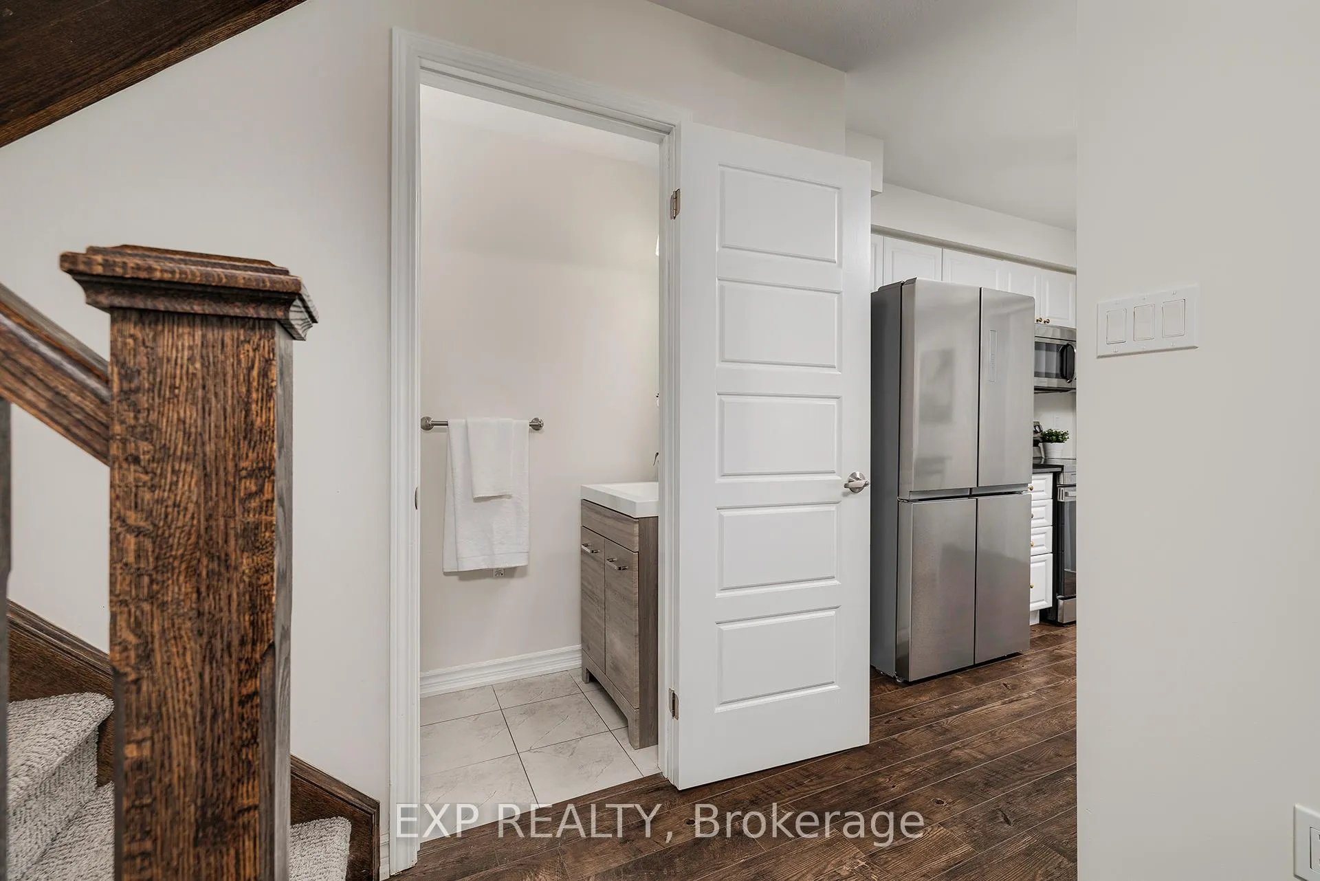Photo 12 of 577 Goldenrod Lane, Kitchener, Rosenburg — HOMEH