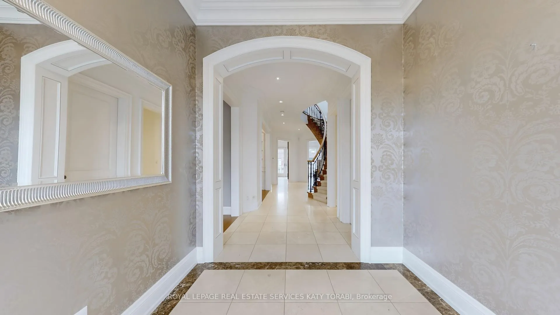 Photo 2 of 467 Cranbrooke Avenue, Toronto, Bedford Park-Nortown — HOMEH
