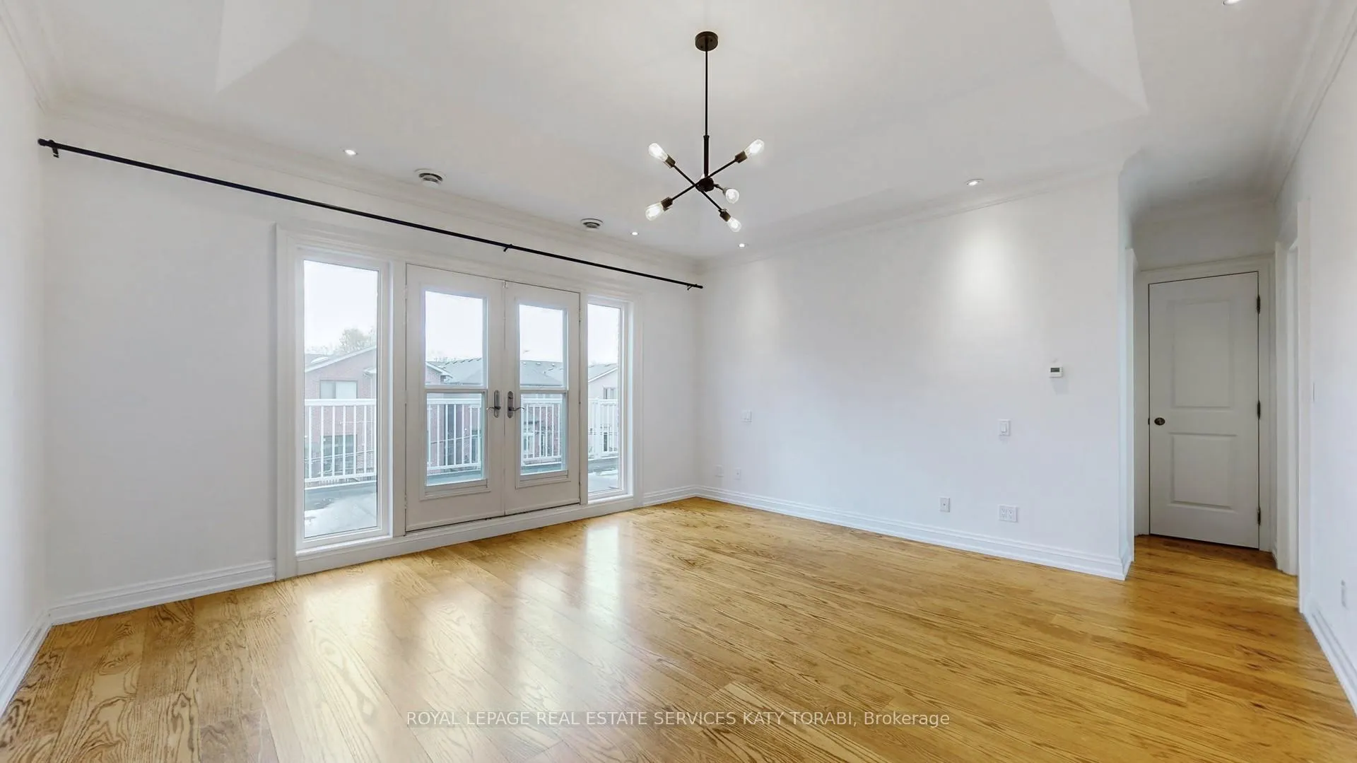Photo 25 of 467 Cranbrooke Avenue, Toronto, Bedford Park-Nortown — HOMEH