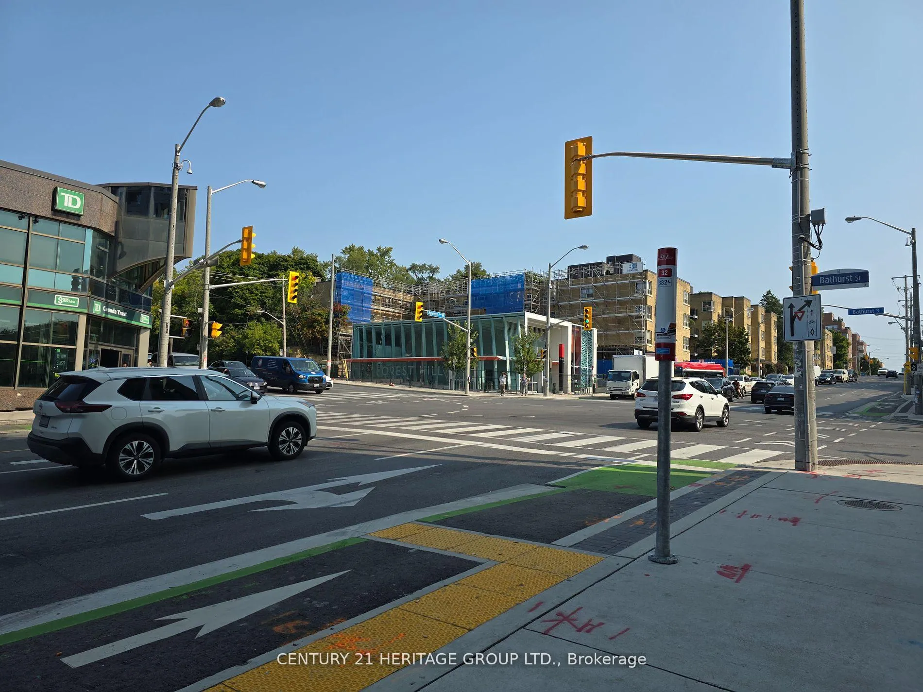 Photo 3 of Unit 1805, 2020 Bathurst Street, Toronto, Humewood-Cedarvale — HOMEH