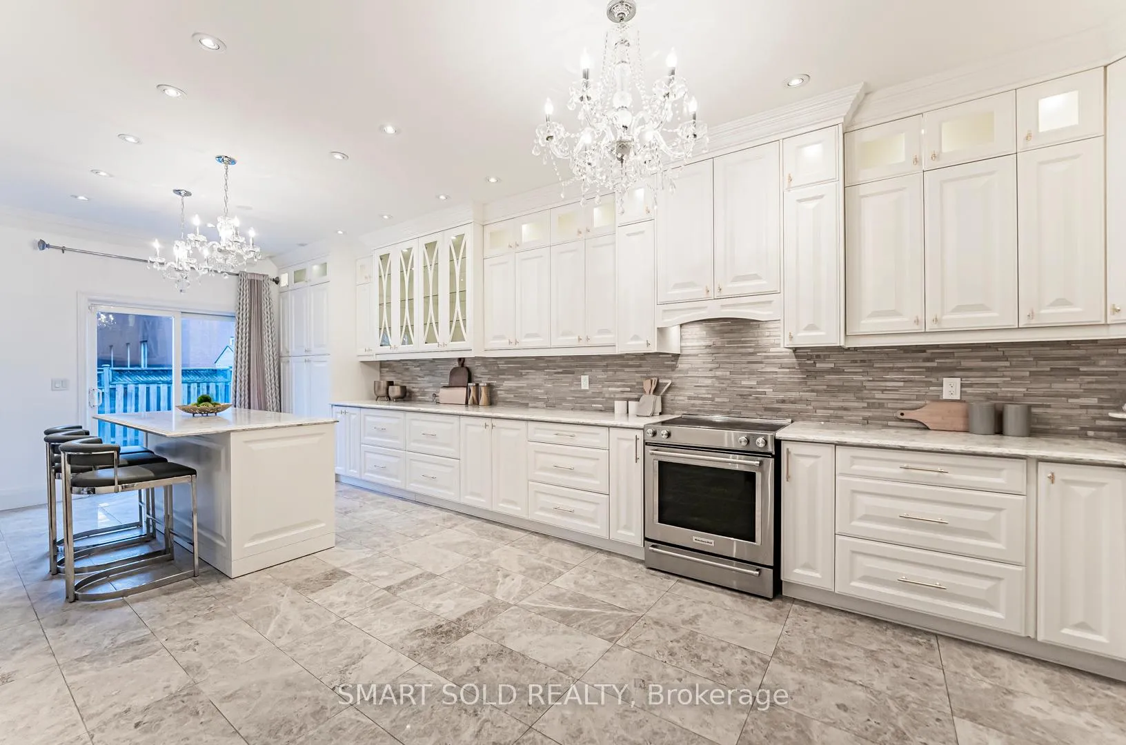Photo 15 of 193 Autumn Hill Boulevard, Vaughan, Patterson — HOMEH