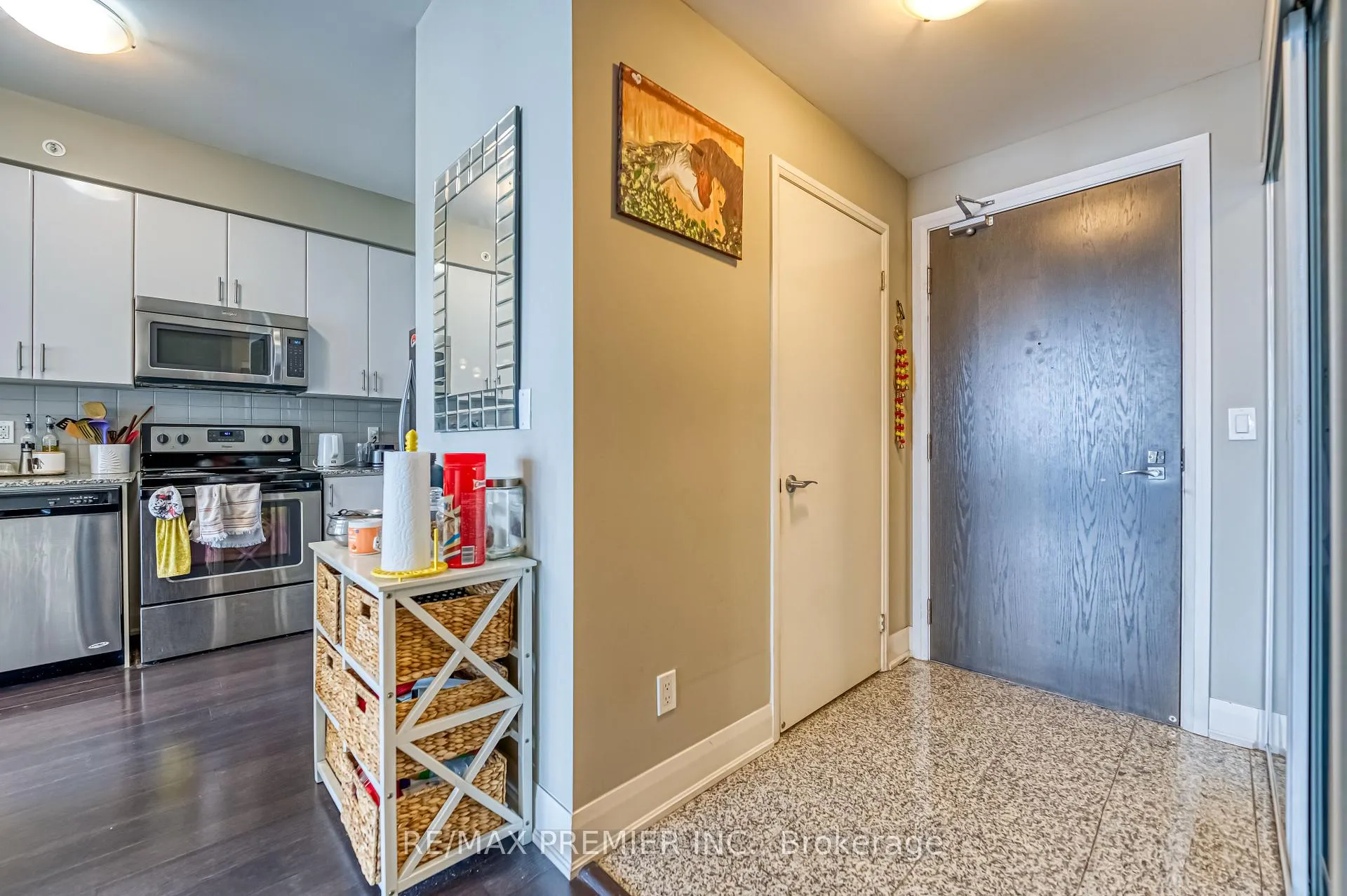 Photo 2 of Unit 3304, 2900 Highway 7, Vaughan, Concord — HOMEH