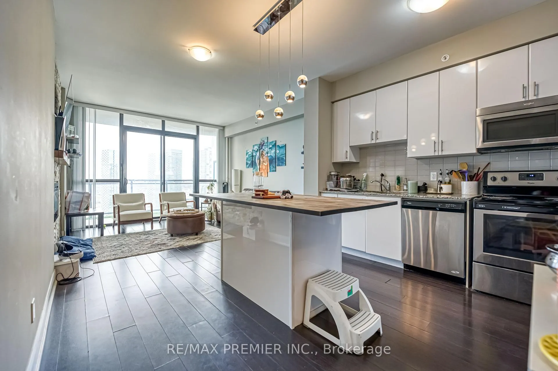Photo 3 of Unit 3304, 2900 Highway 7, Vaughan, Concord — HOMEH