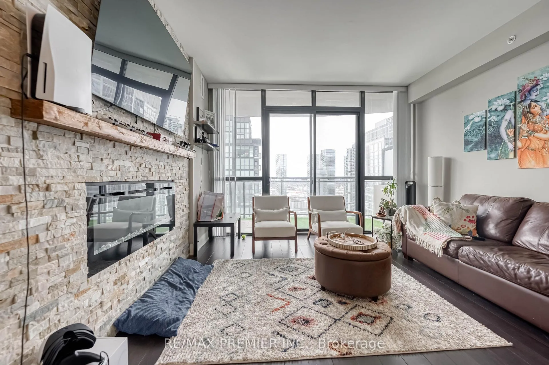 Photo 5 of Unit 3304, 2900 Highway 7, Vaughan, Concord — HOMEH