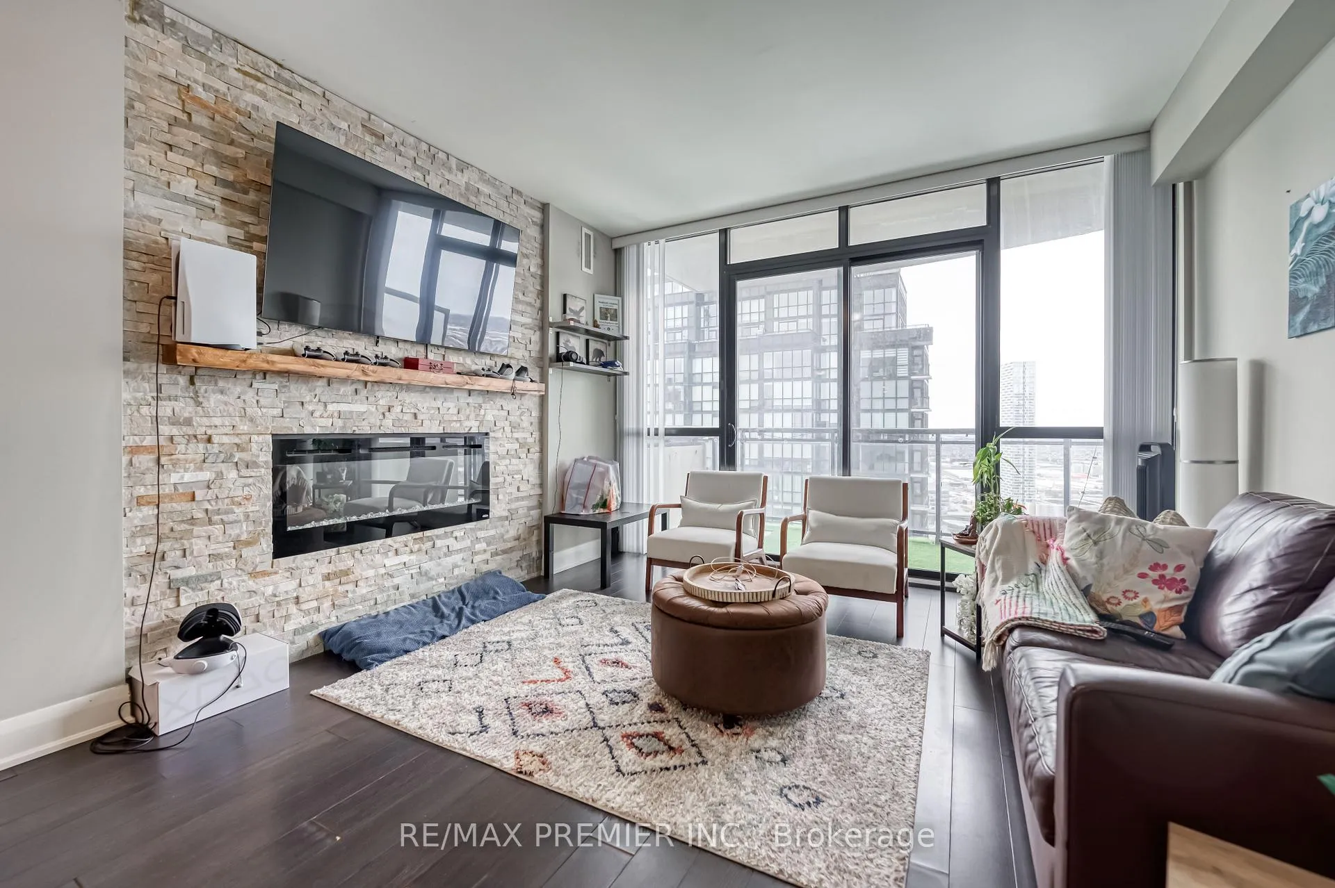 Photo 6 of Unit 3304, 2900 Highway 7, Vaughan, Concord — HOMEH