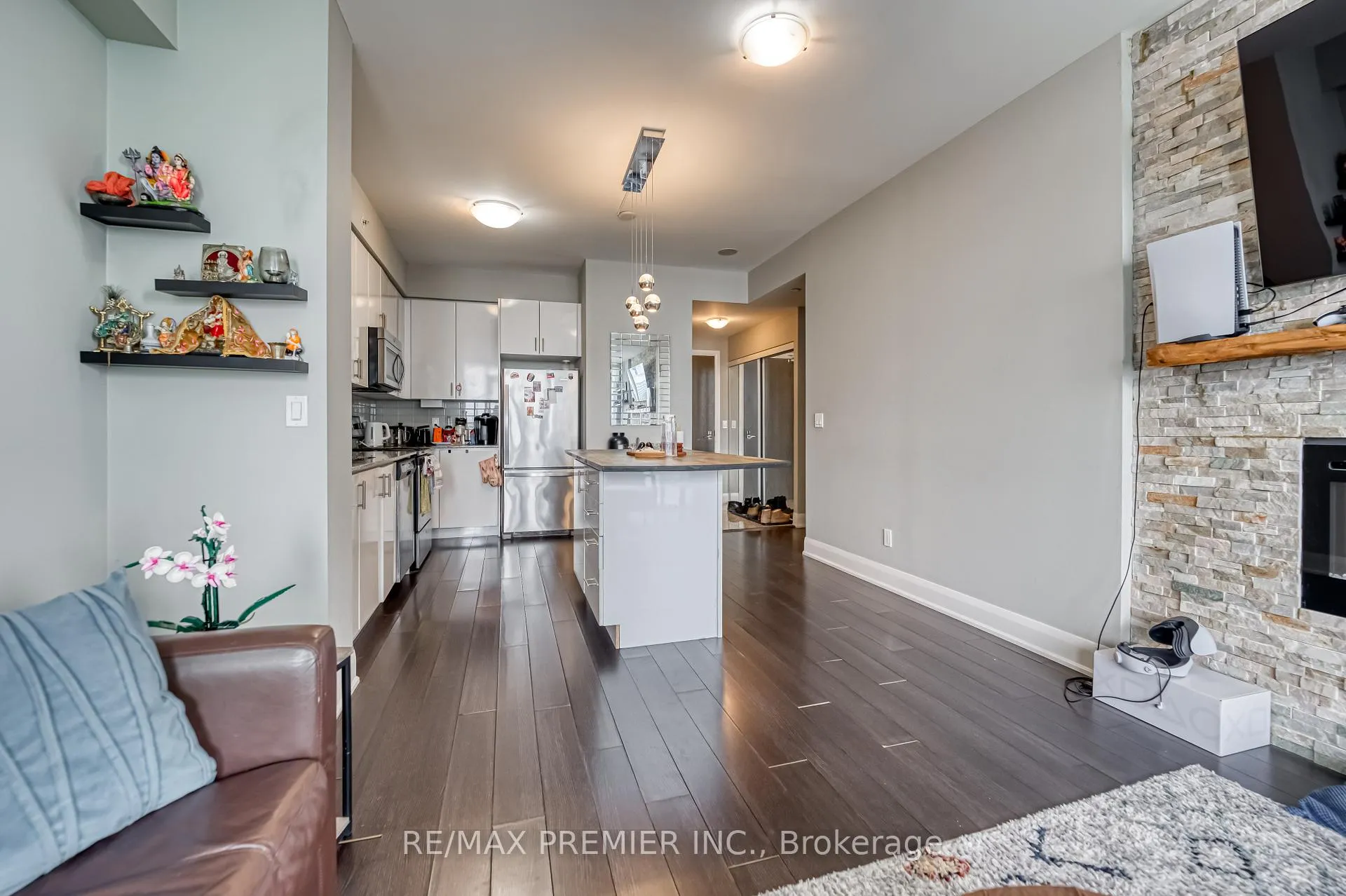 Photo 9 of Unit 3304, 2900 Highway 7, Vaughan, Concord — HOMEH