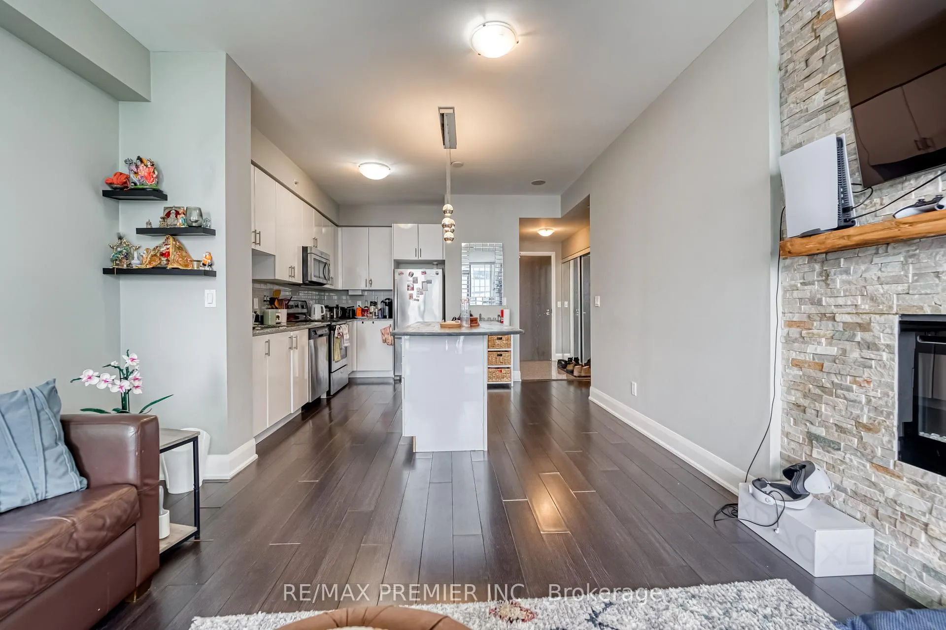 Photo 10 of Unit 3304, 2900 Highway 7, Vaughan, Concord — HOMEH