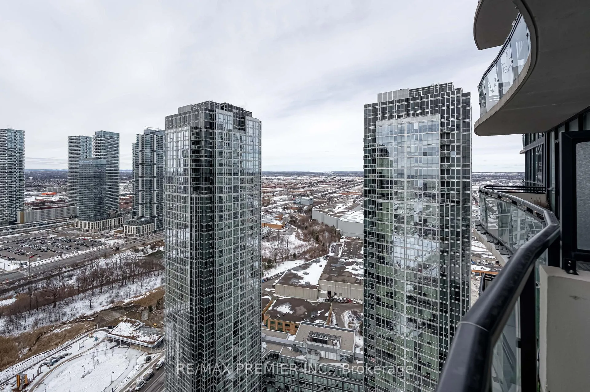 Photo 23 of Unit 3304, 2900 Highway 7, Vaughan, Concord — HOMEH