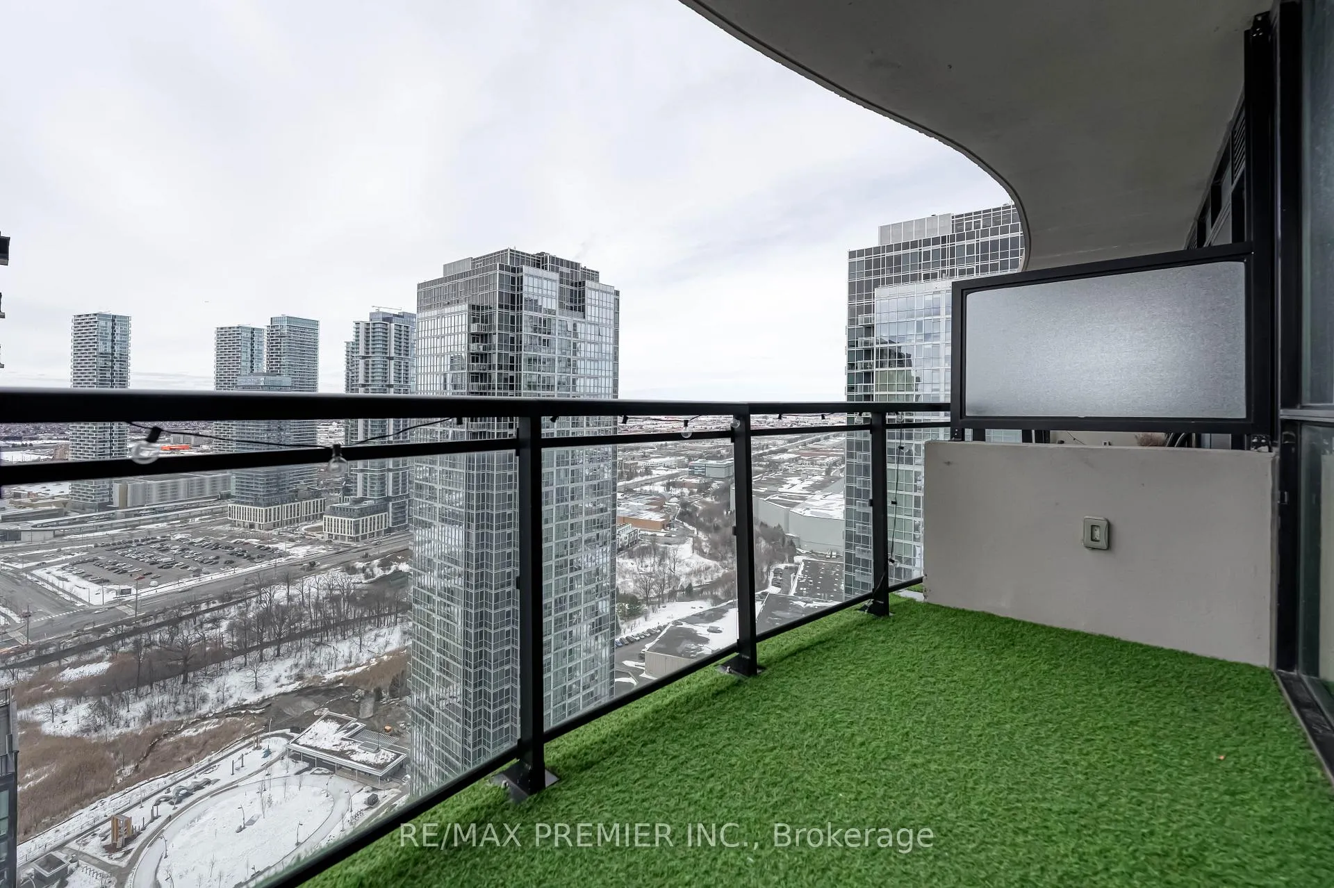 Photo 24 of Unit 3304, 2900 Highway 7, Vaughan, Concord — HOMEH
