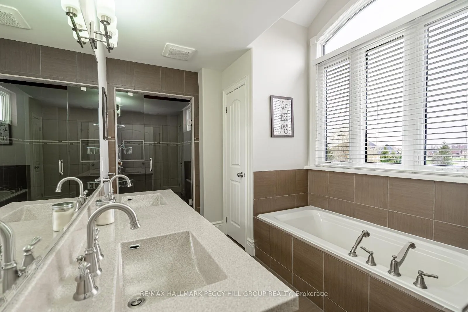 Photo 19 of 2 Sumach Court, Wasaga Beach — HOMEH