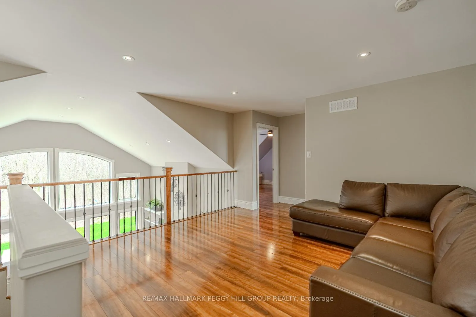 Photo 20 of 2 Sumach Court, Wasaga Beach — HOMEH