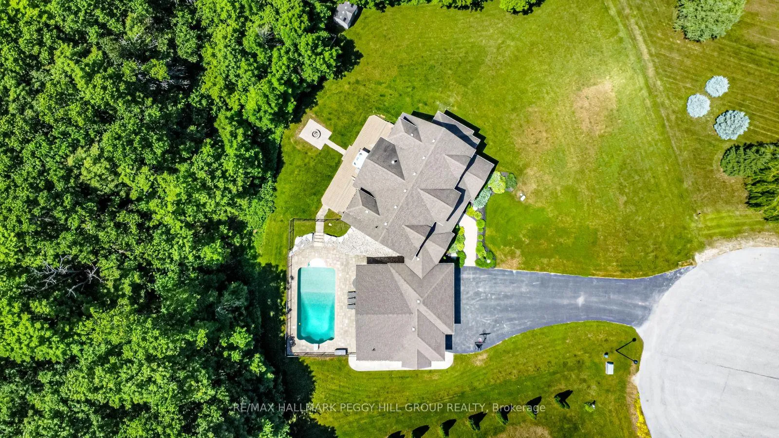 Photo 35 of 2 Sumach Court, Wasaga Beach — HOMEH