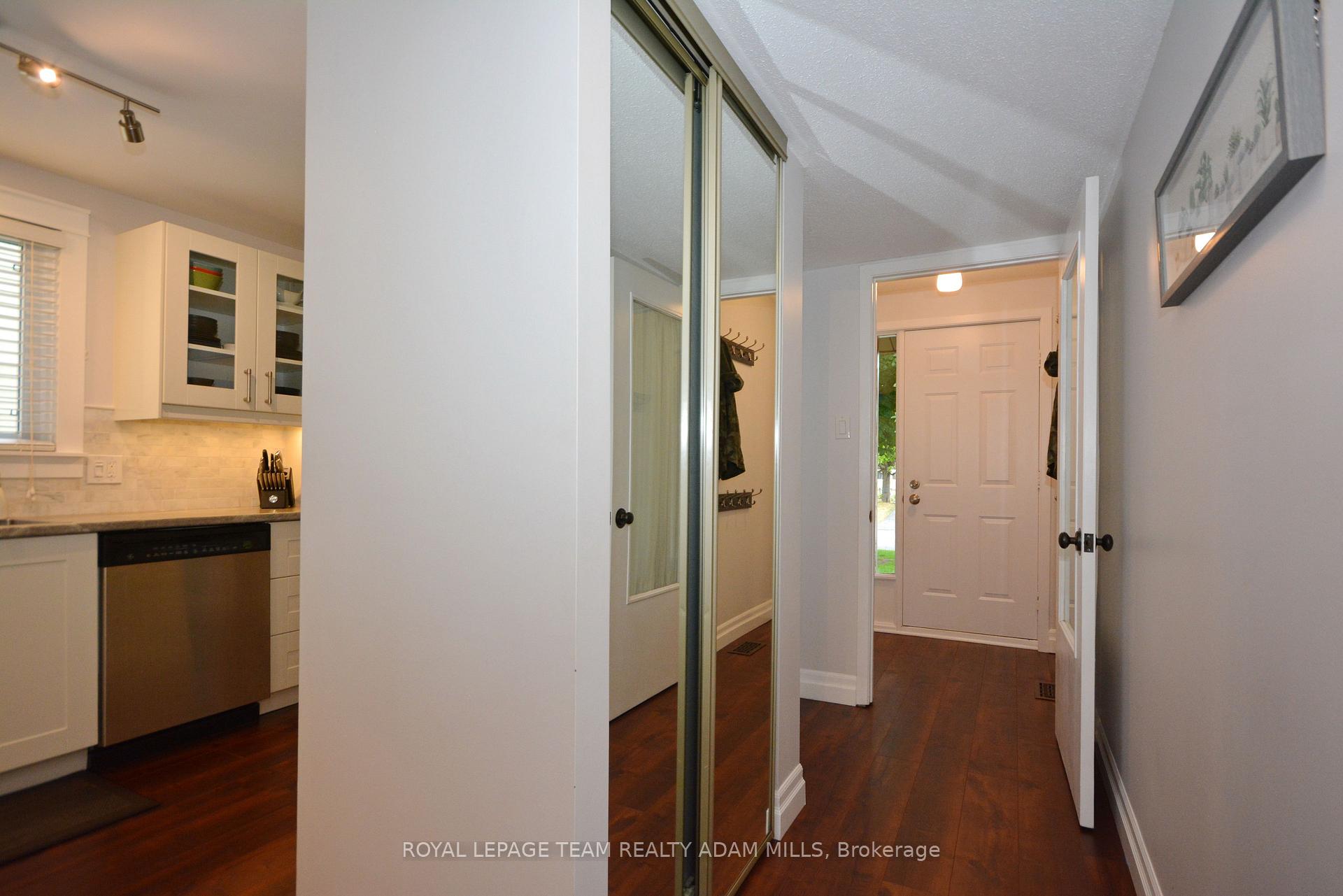 Photo 5 of 12 Aldgate Crescent, Ottawa, Barrhaven - Pheasant Run — HOMEH