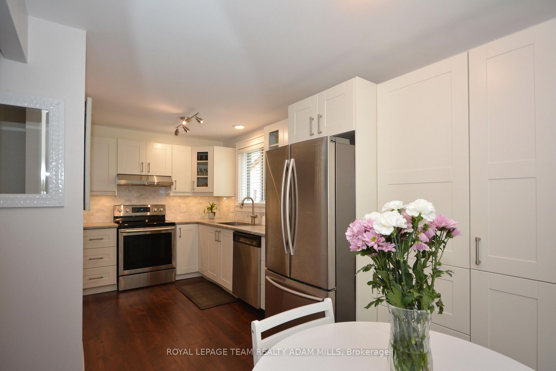Photo 9 of 12 Aldgate Crescent, Ottawa, Barrhaven - Pheasant Run — HOMEH