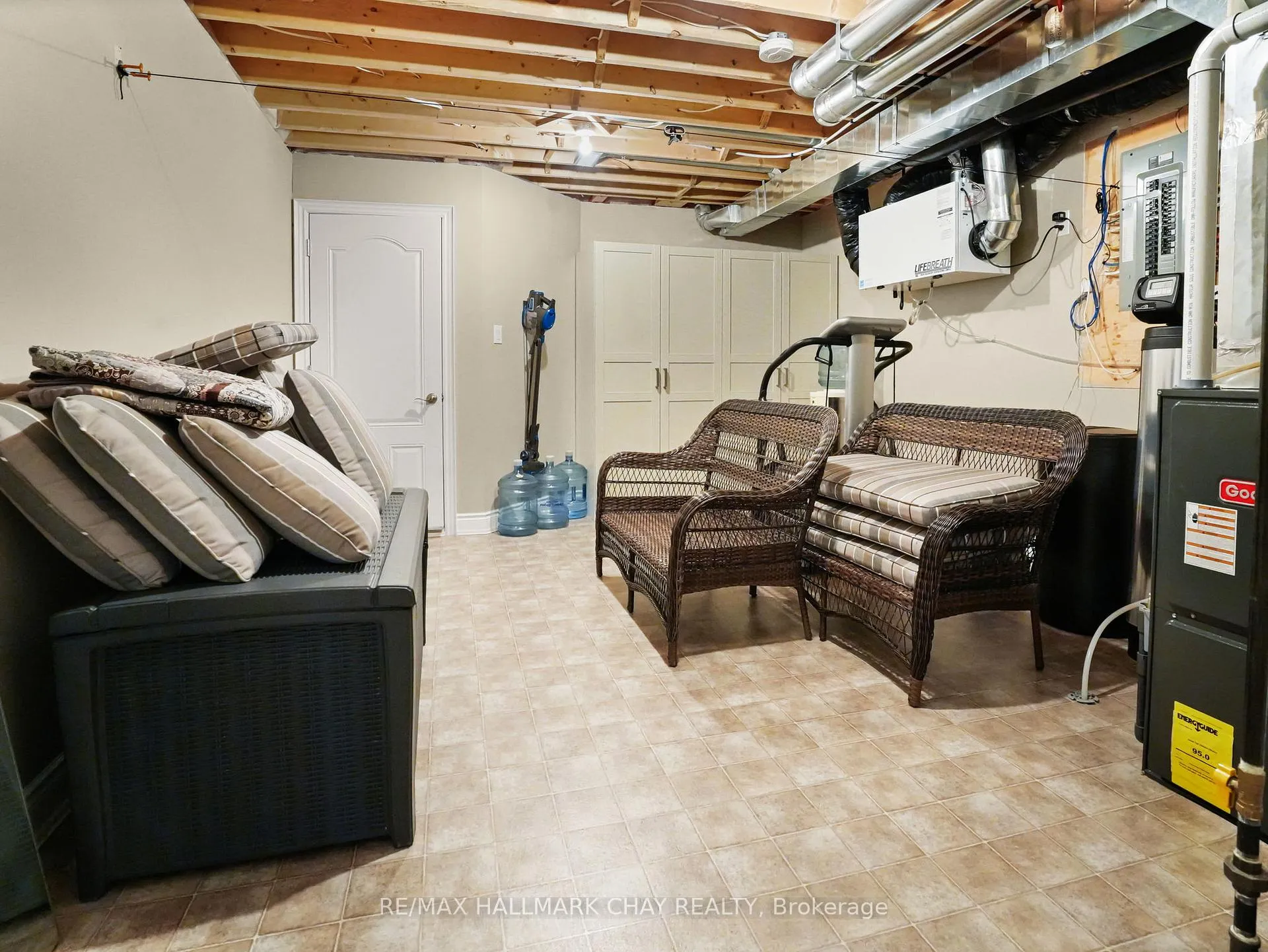 Photo 35 of 180 Ridge Way, New Tecumseth, Alliston — HOMEH