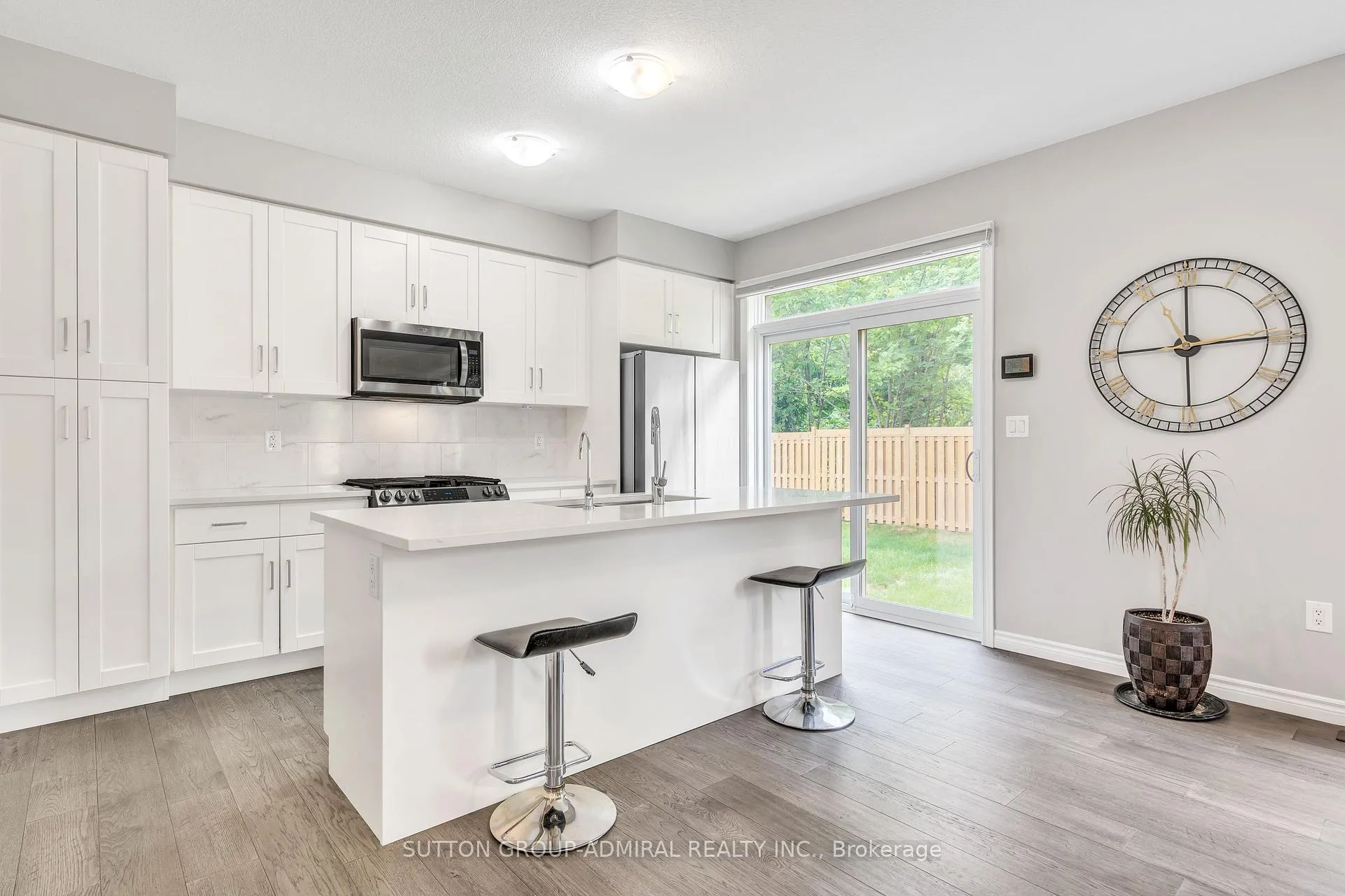Photo 10 of 1051 Wright Drive, Midland — HOMEH