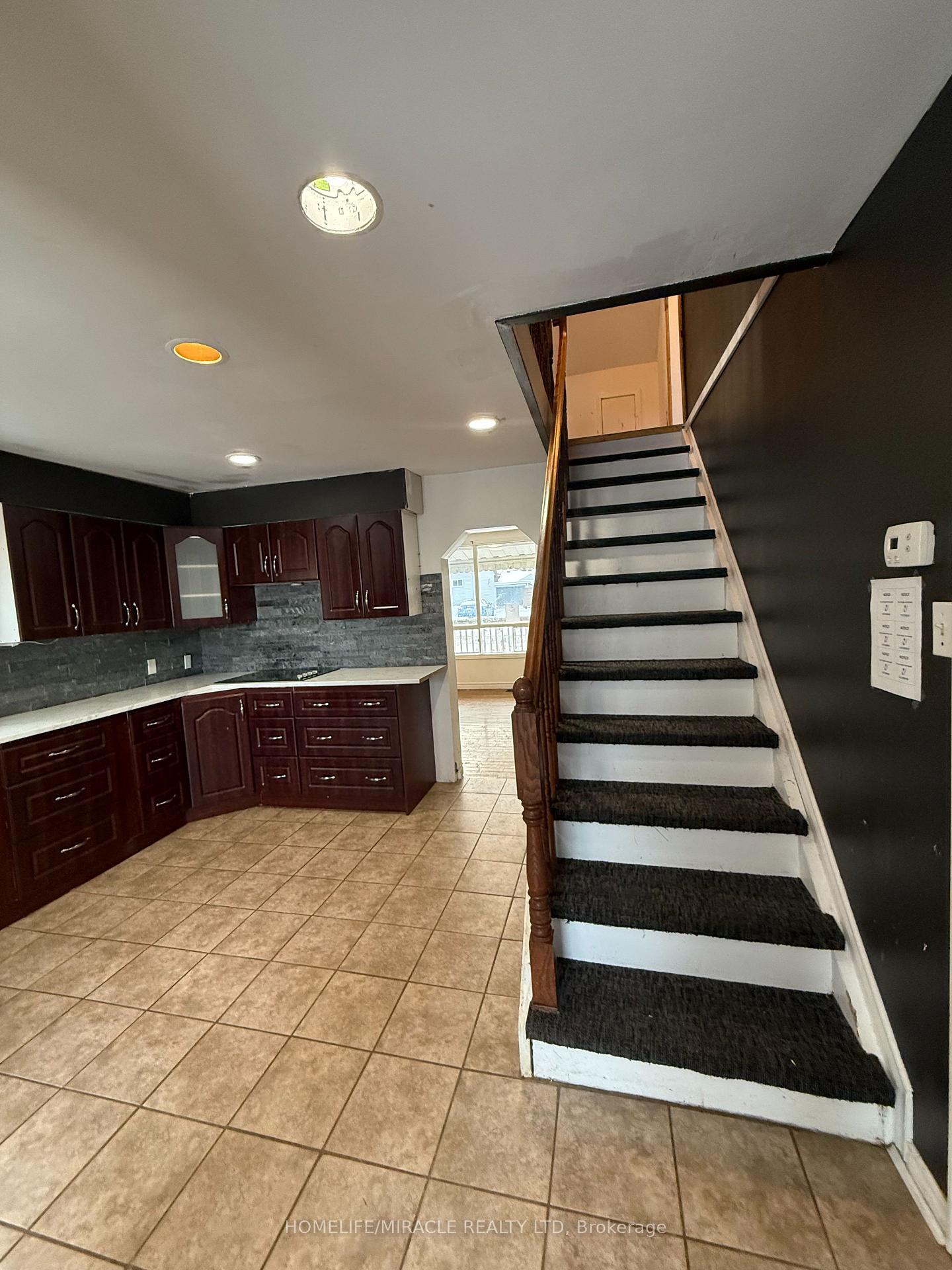 Photo 10 of 6 Beech Street, Ajax, Central — HOMEH
