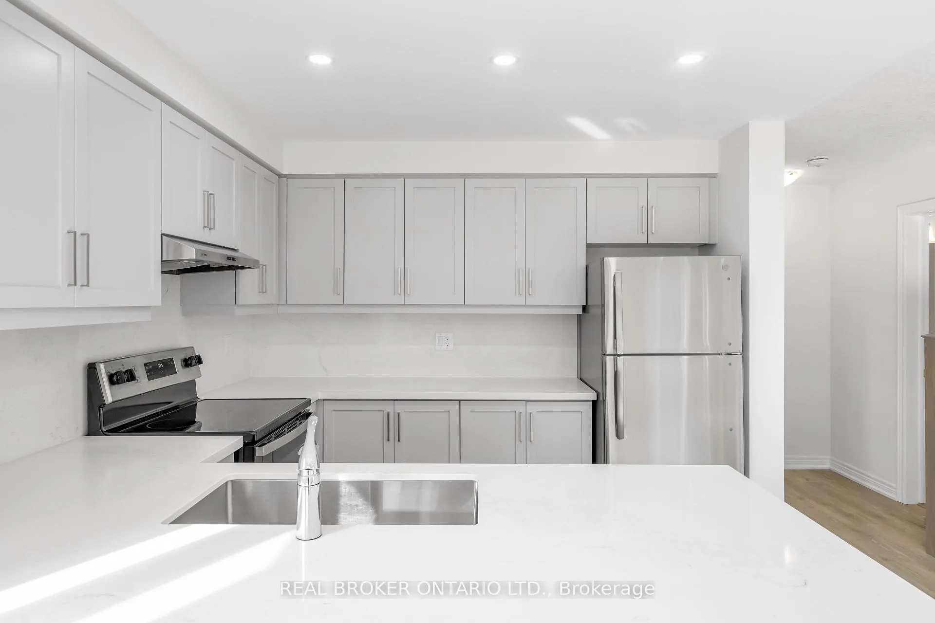 Photo 7 of 78 Dryden Lane, Hamilton, McQuesten — HOMEH