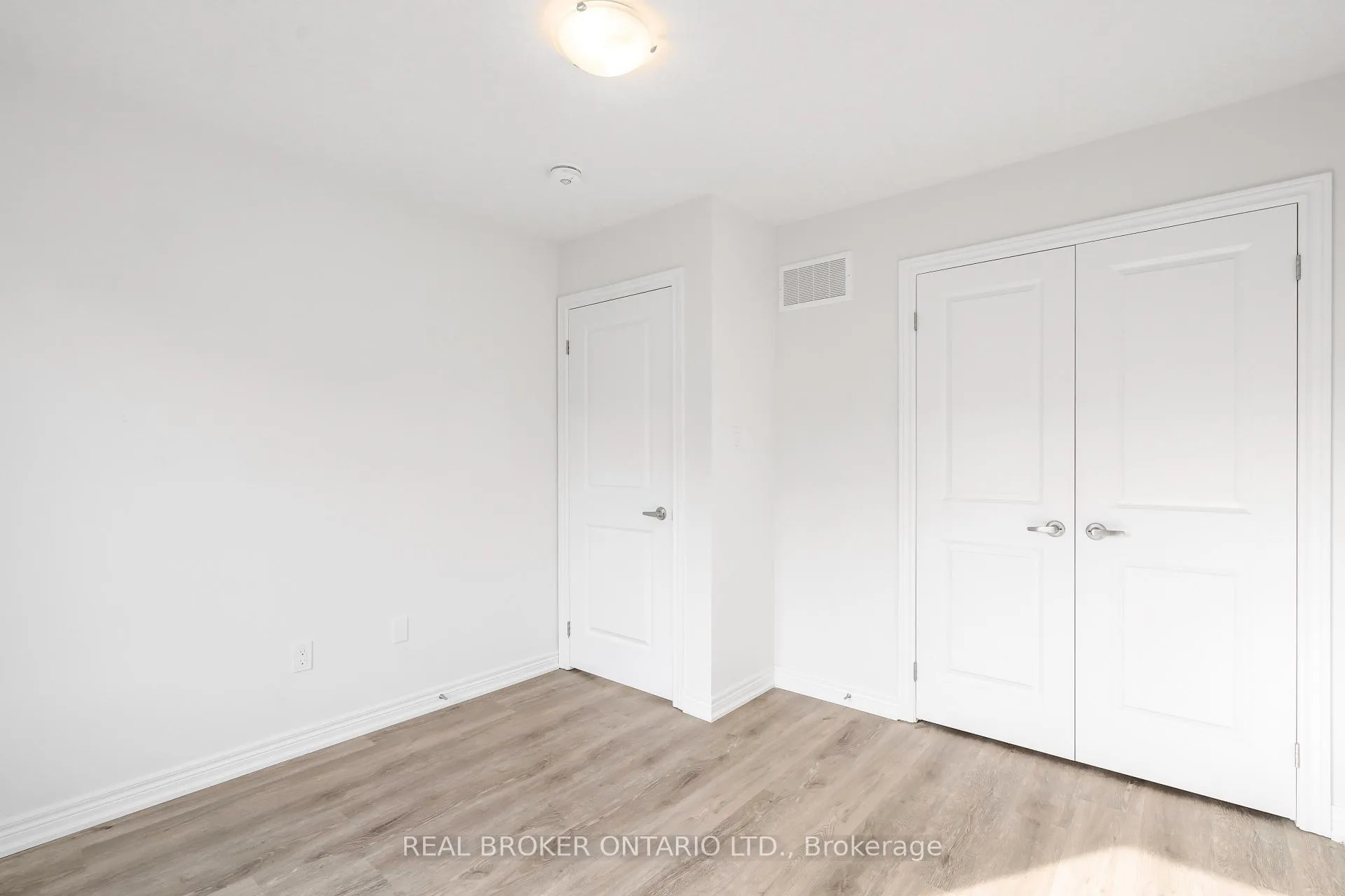 Photo 23 of 78 Dryden Lane, Hamilton, McQuesten — HOMEH