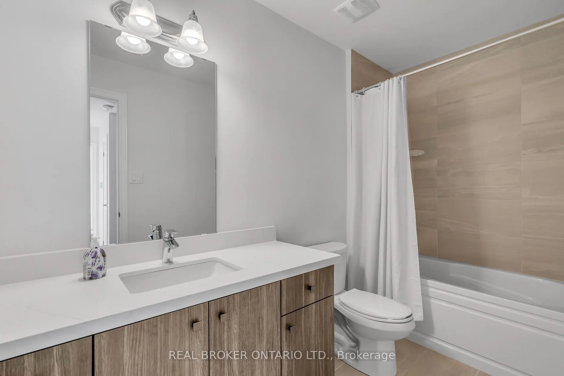 Photo 28 of 78 Dryden Lane, Hamilton, McQuesten — HOMEH