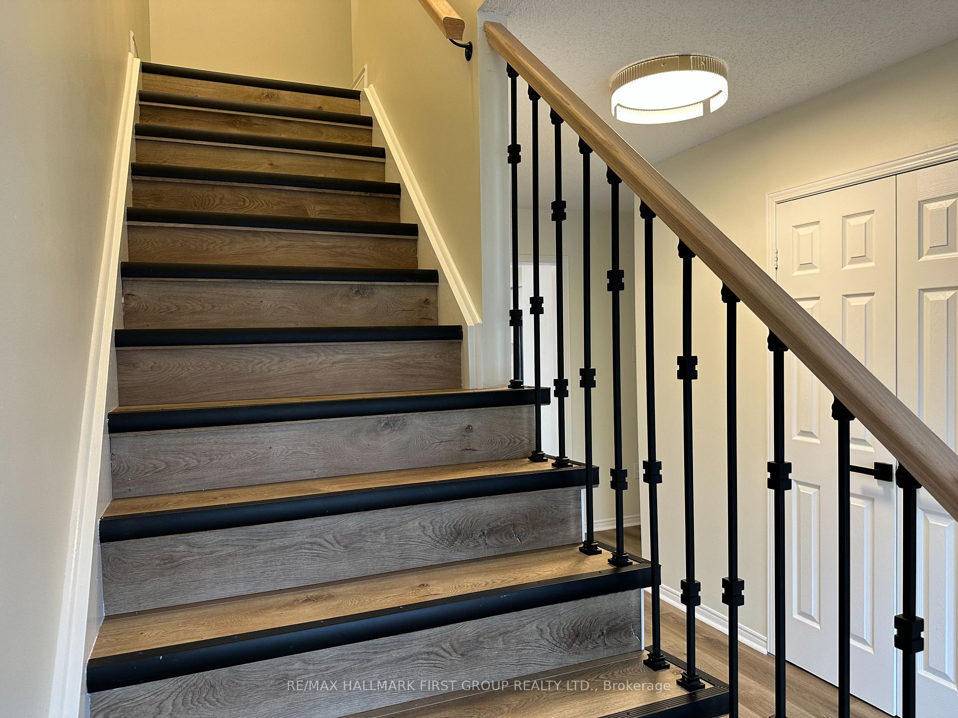 Photo 3 of 53 Strathmanor Drive, Clarington, Bowmanville — HOMEH