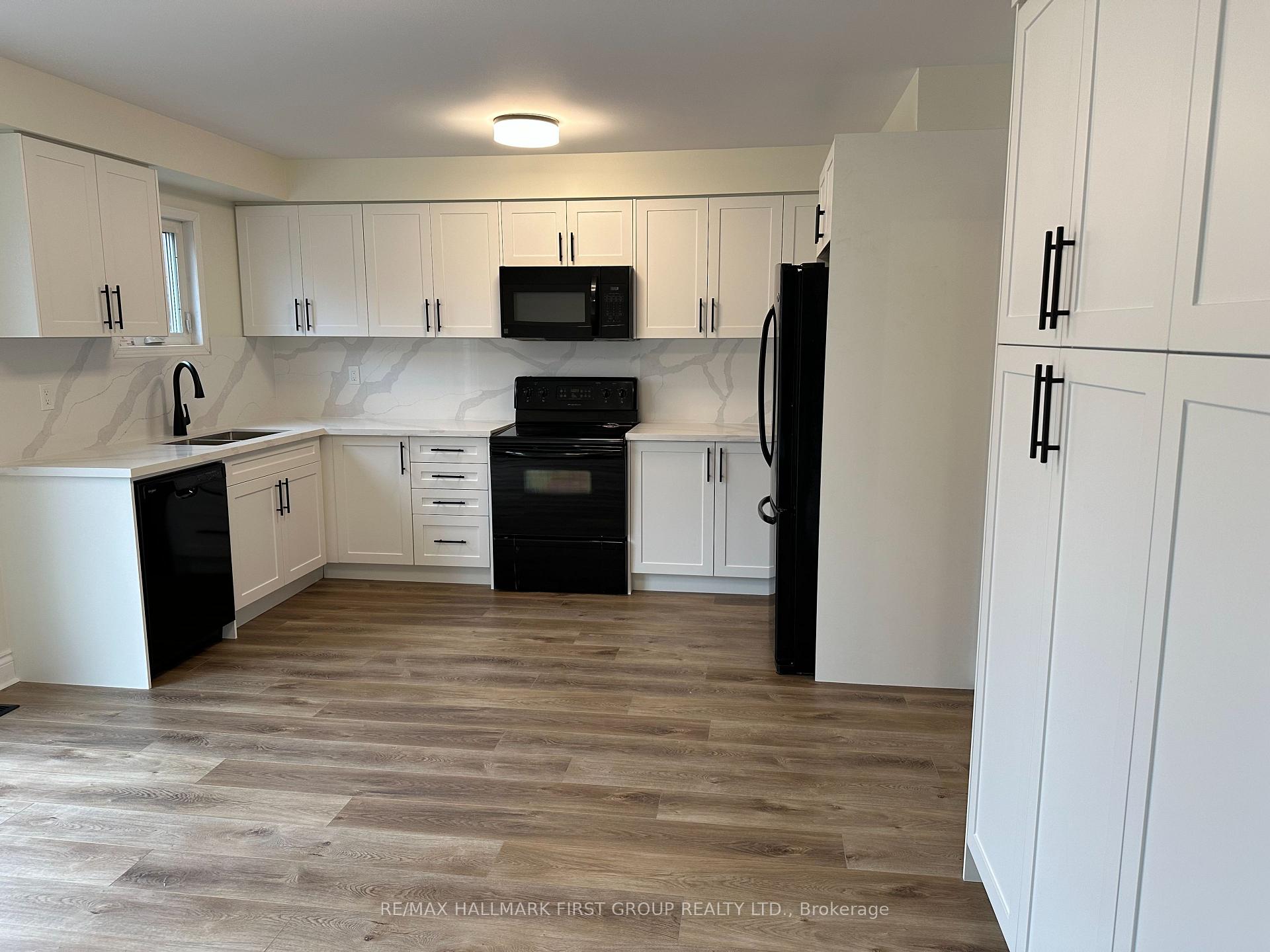 Photo 4 of 53 Strathmanor Drive, Clarington, Bowmanville — HOMEH