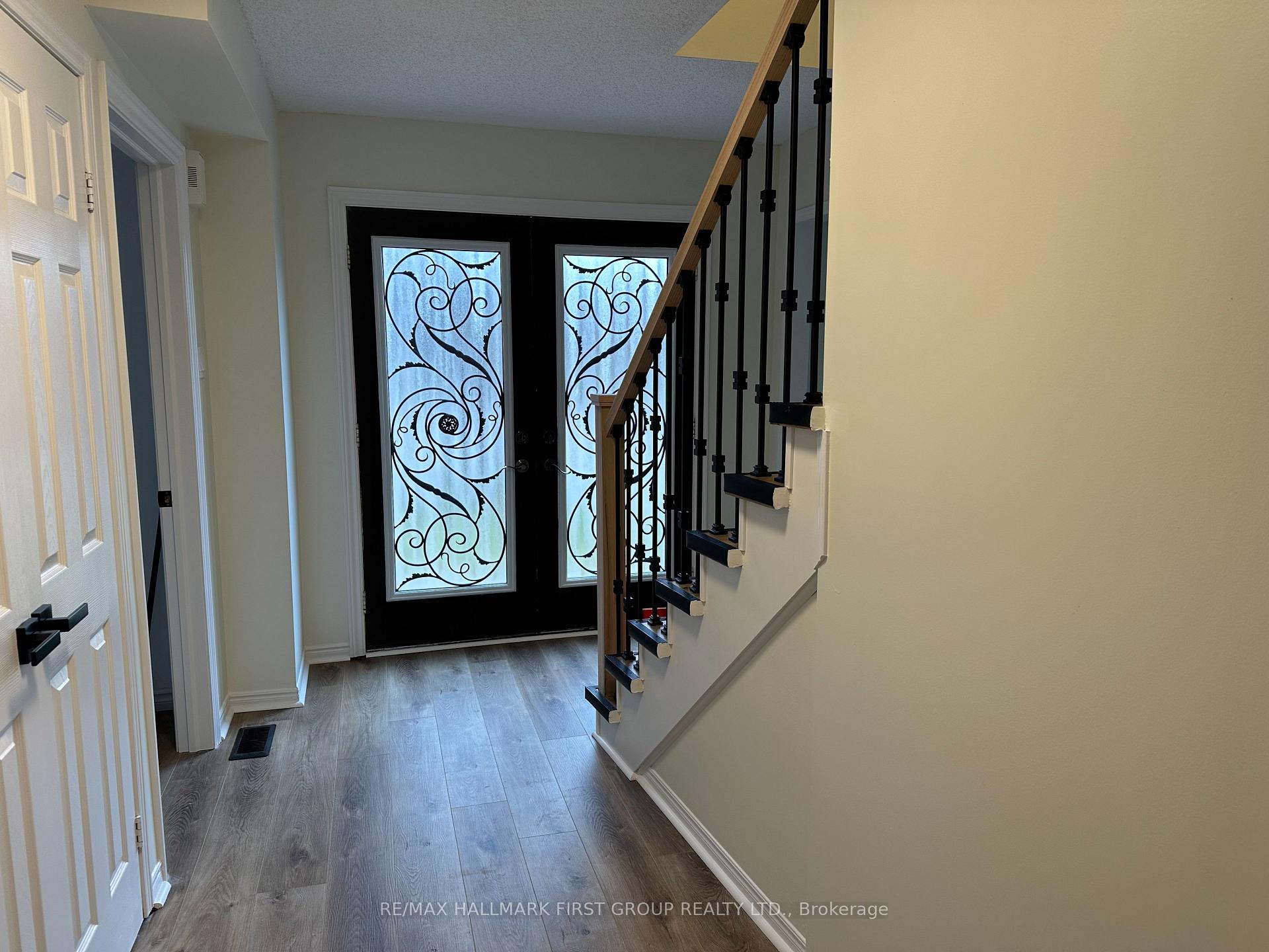 Photo 9 of 53 Strathmanor Drive, Clarington, Bowmanville — HOMEH